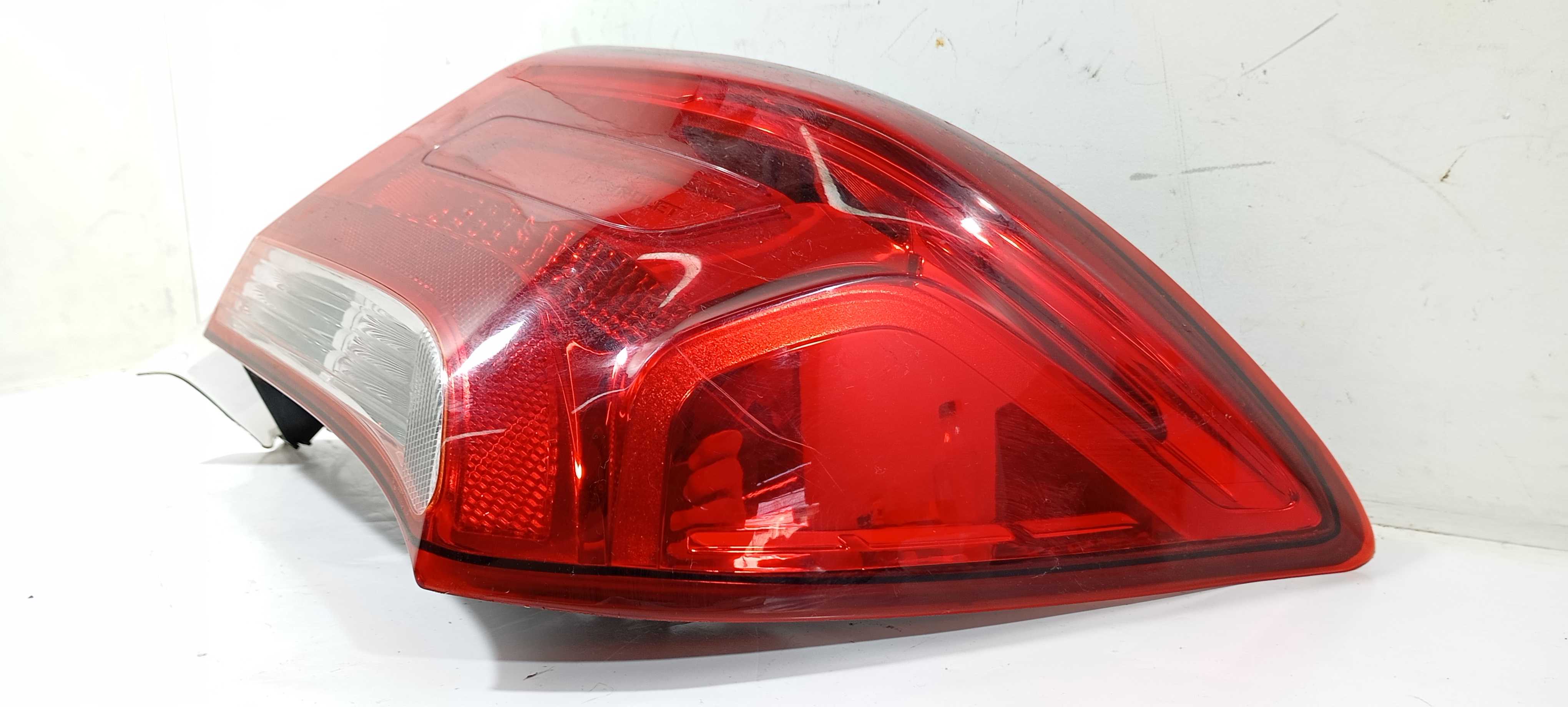 Lanterna Traseiro D. Gm Onix Active 1.4 2018 52130712 Direito/passageiro Vermelho 5