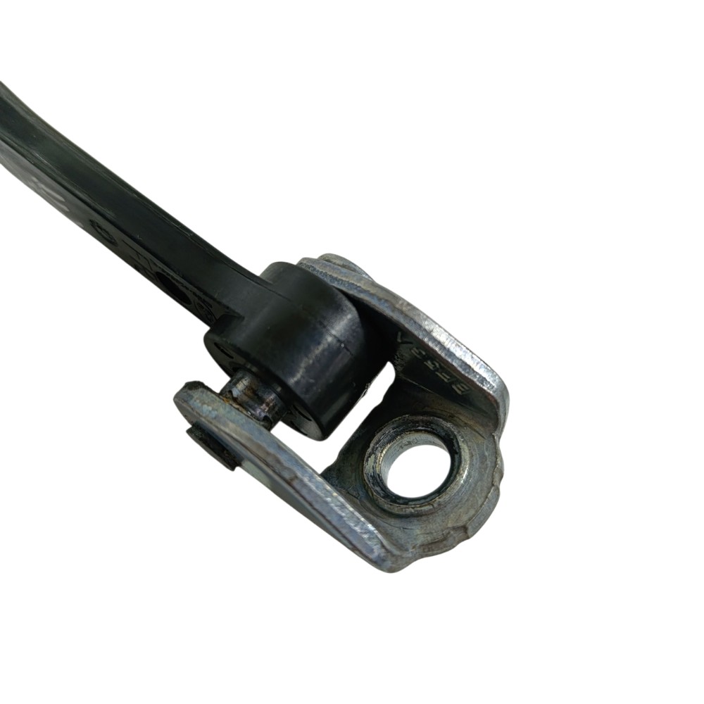 Limitador dianteiro esquerdo Ford ka Hatch 2020 E3B523500BA 3