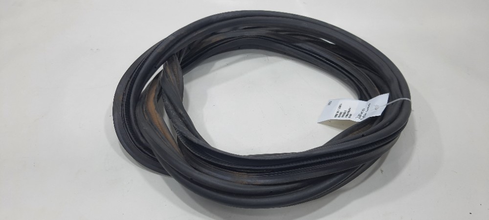 Borracha Porta Malas Gm Onix Activ 1.4 2018 94746851 4
