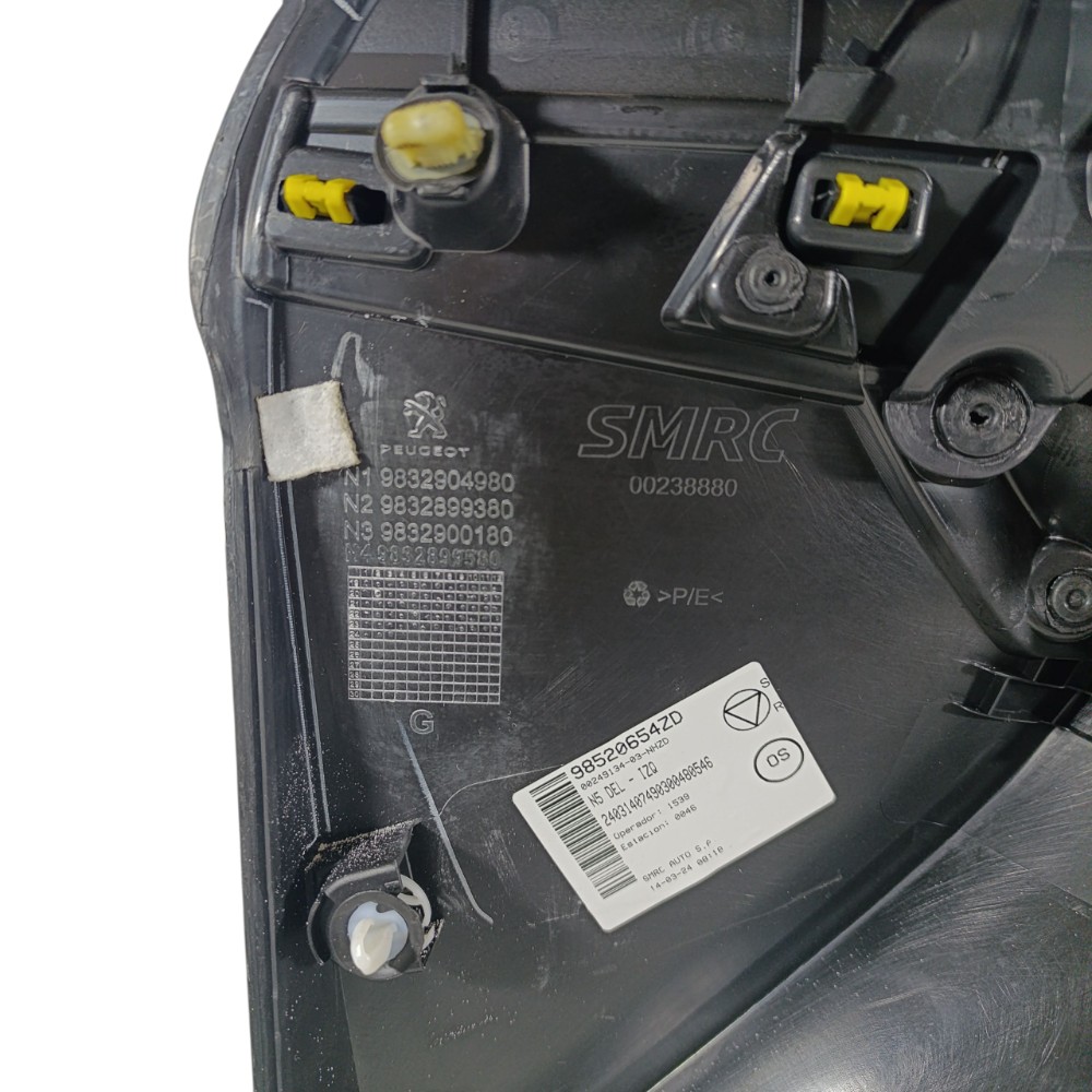 Forro porta dianteira esquerda Peugeot 208 2024 9832904980 10