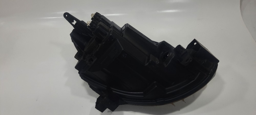 Farol Esquerdo Recuperado Nissan March 1.0 2016 22540401 10