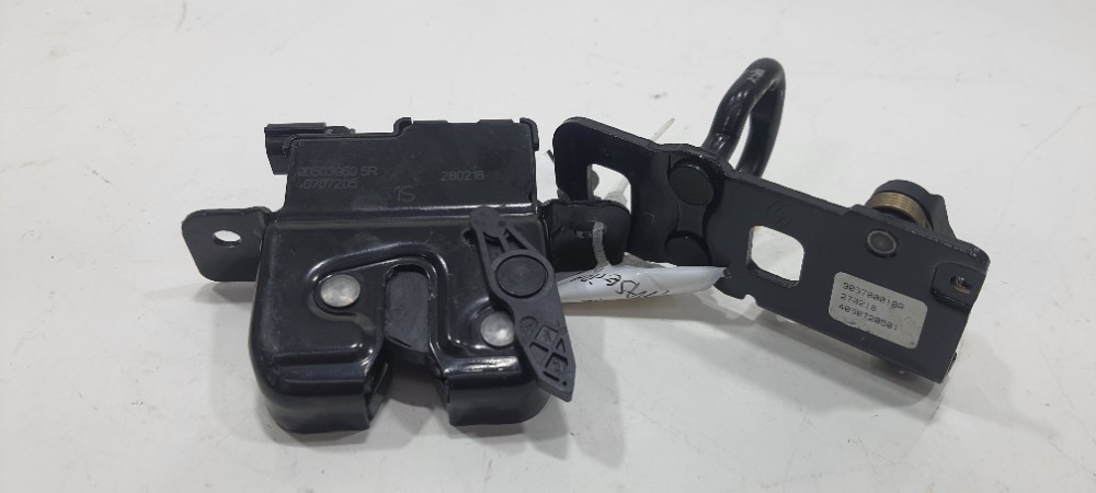 Fechadura Tampa Traseira Renault Sandero 1.0 2019 905700010r 2