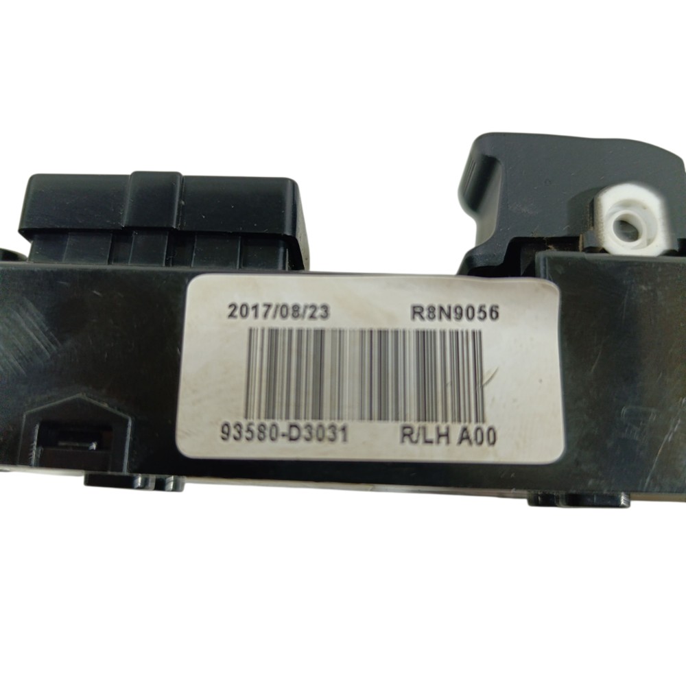 Botao vidro traseiro esquerdo tucson gls 1.6 2019 93580D3031 4