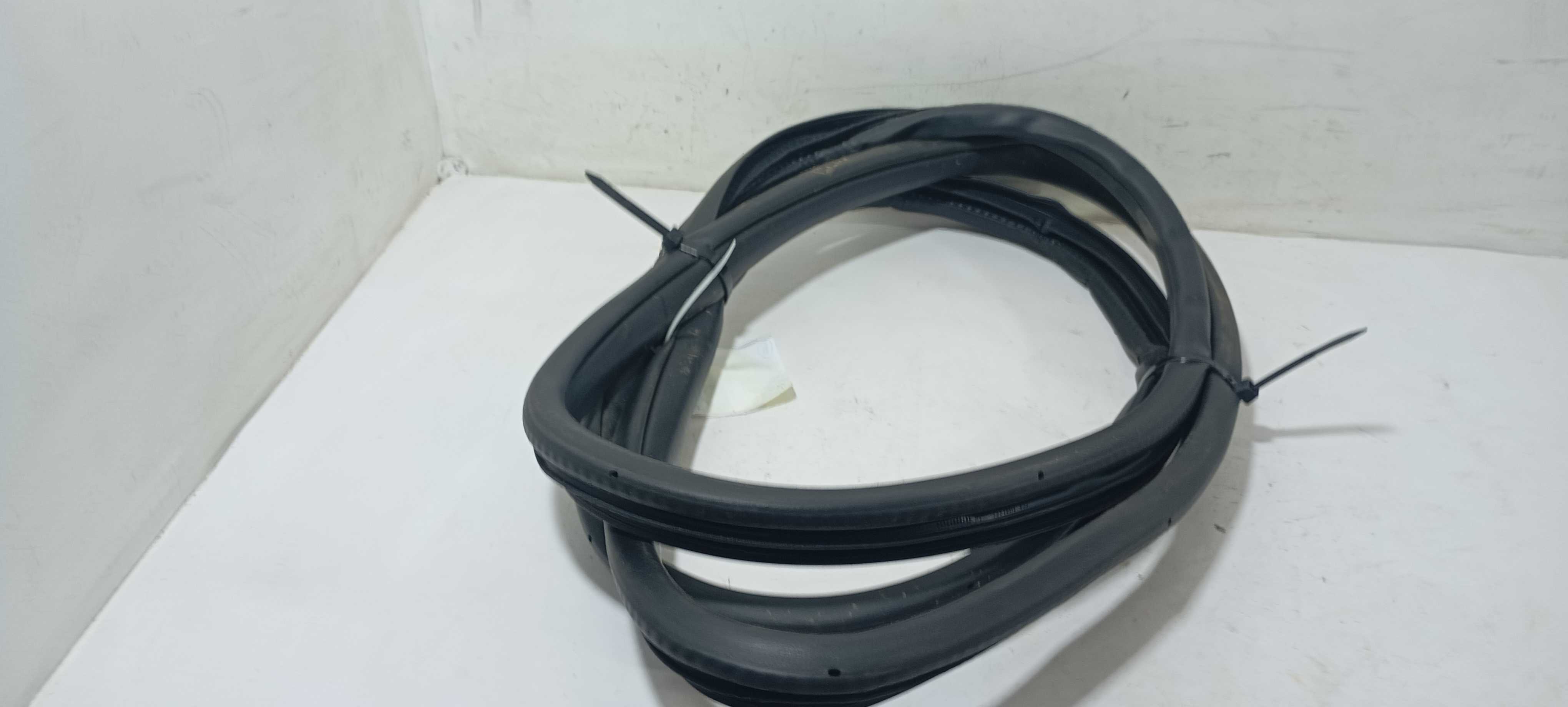 Borracha Porta Traseira Esquerda Gm Tracker Lt 2024 26238822 5