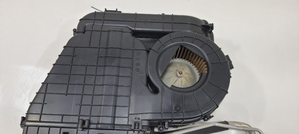 Caixa Evaporadora Traseira Kia Sorento 2.4 2012 E308830330 Preto 5