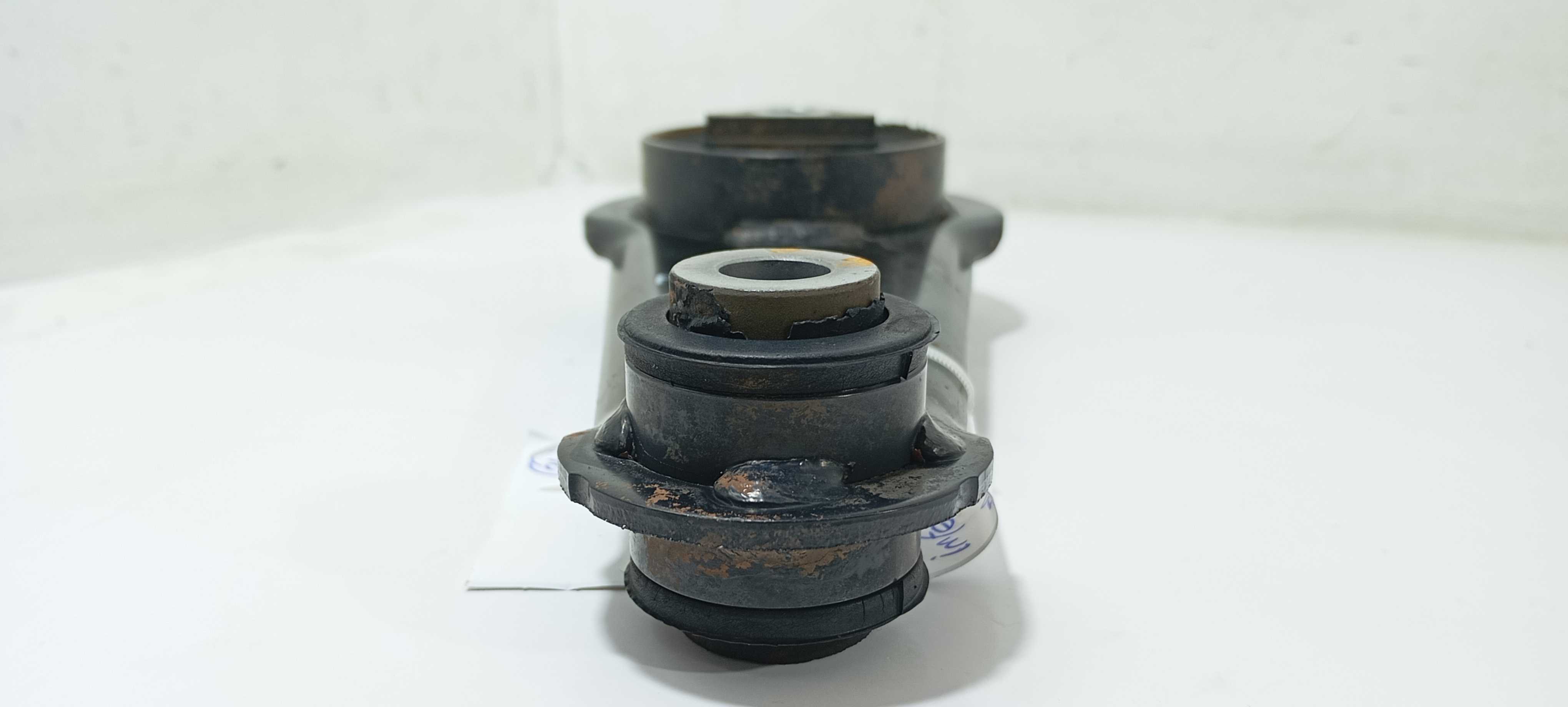 Coxim Inf. Câmbio Nissan March Sv 1.0 2016 113601hc3a 3