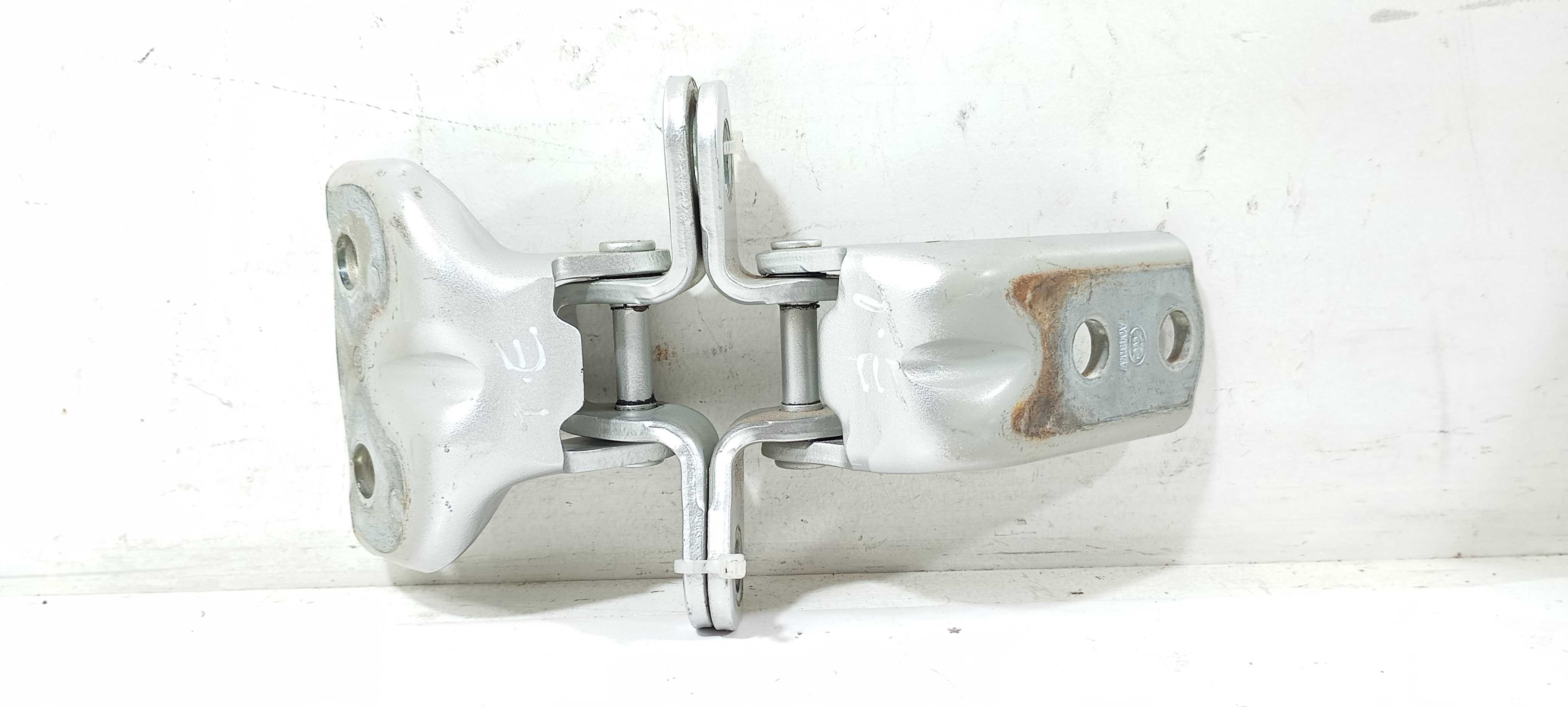 Dobradiça Porta Traseira E. Kia Sorento Ex2 2.4 12 A046057 3