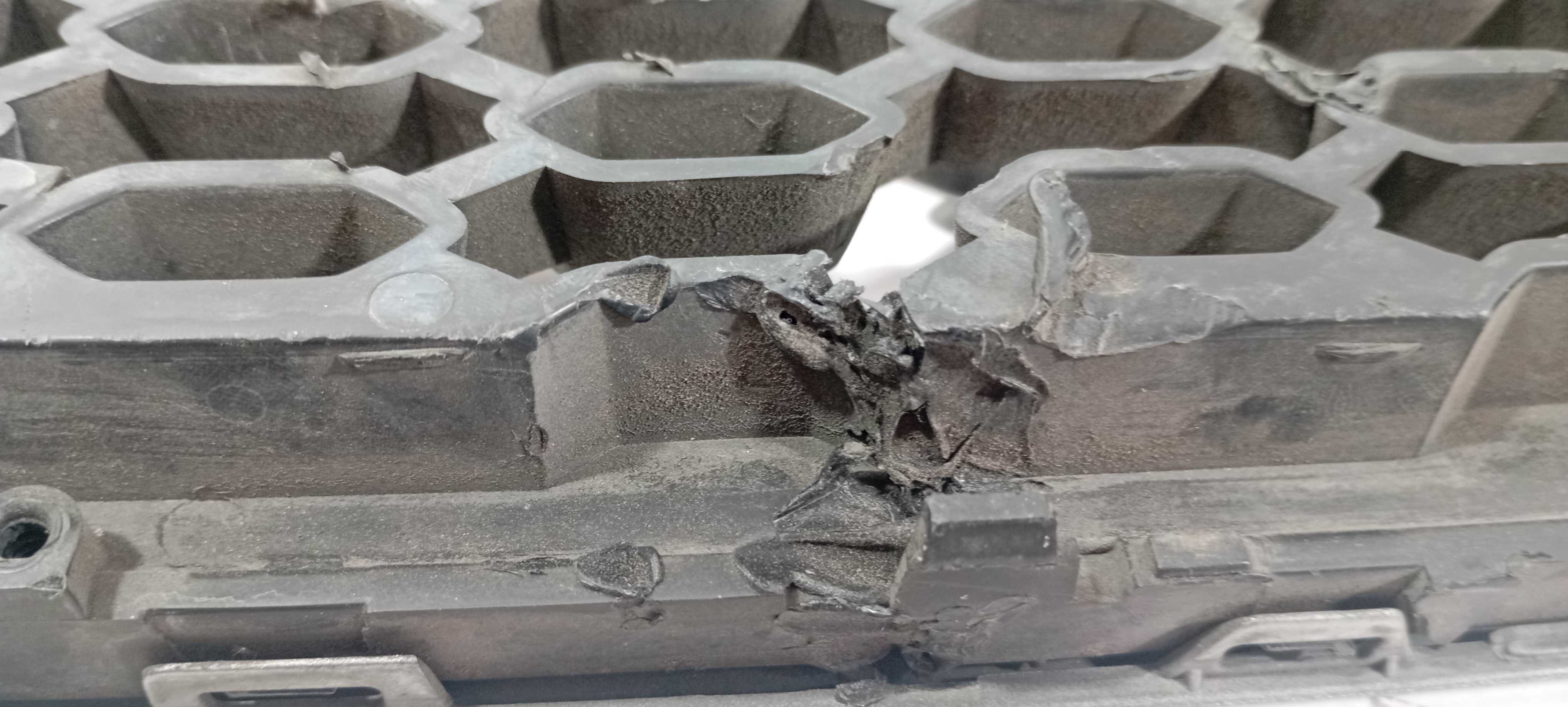 Grade Parachoque Ford Ka 2018 J7bb019a01gb Detalhe Preto 1 8