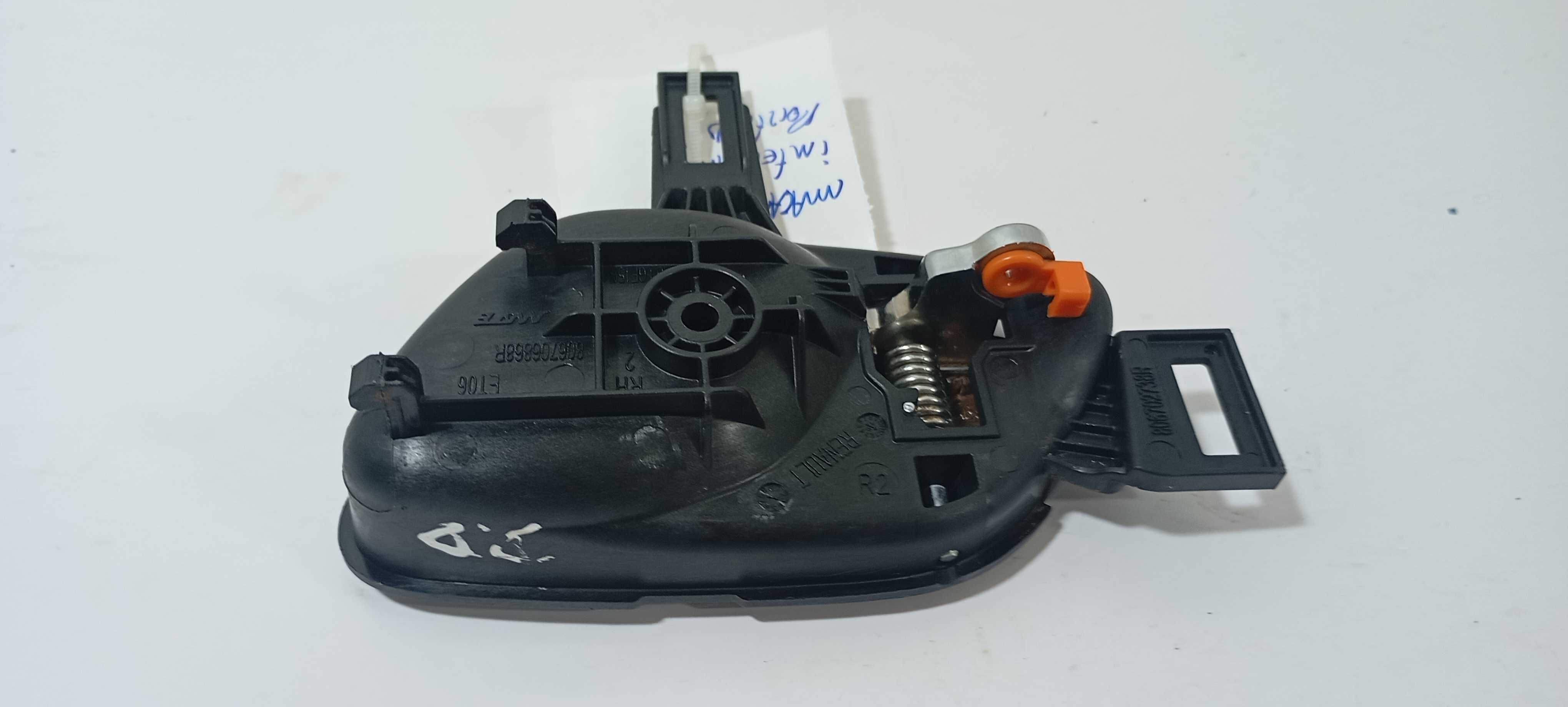 Maçaneta Interna Dianteira Direita Kwid 2021 806706868r Preto E Cromado Prata Dianteira 3
