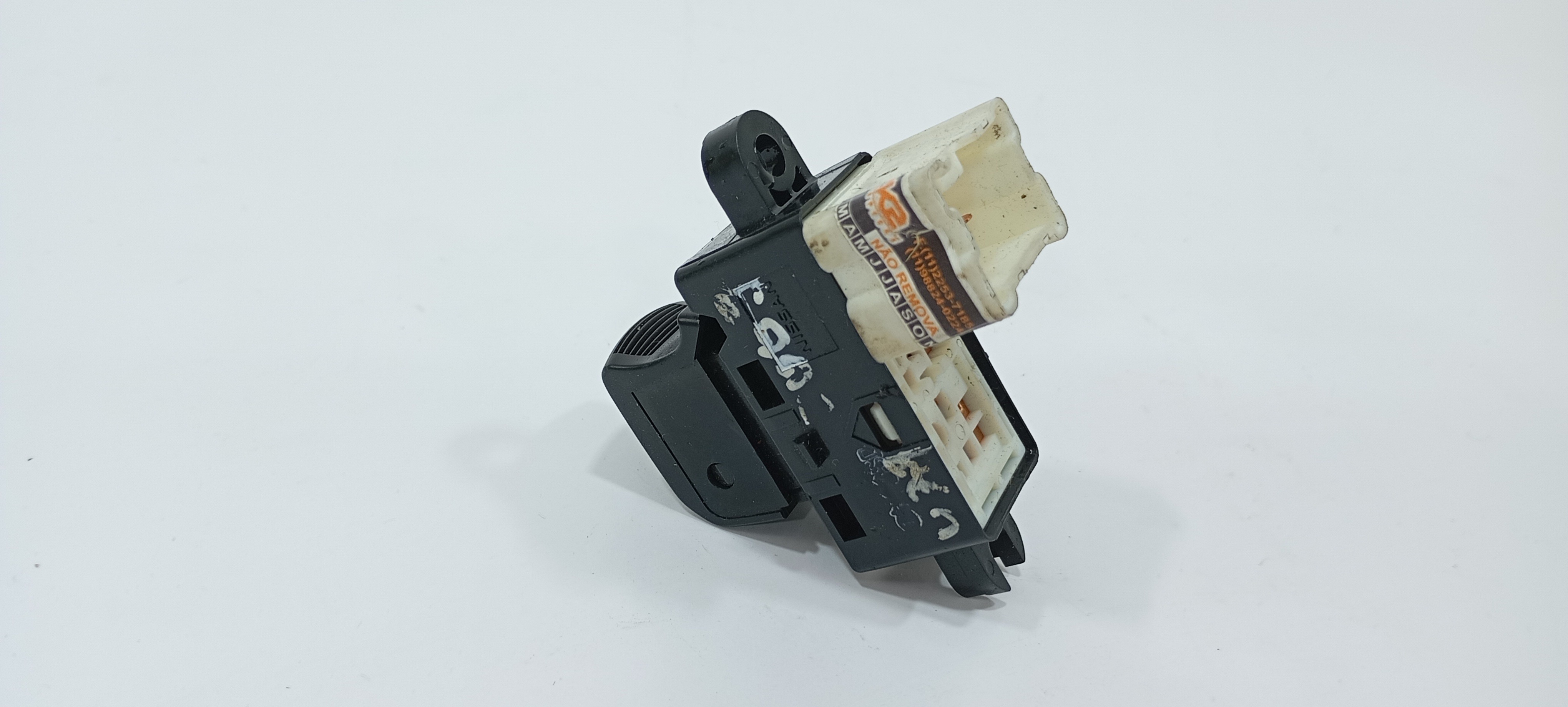 Botão Vidro Dianteiro Direito Nissan Tiida 2009 V39 5