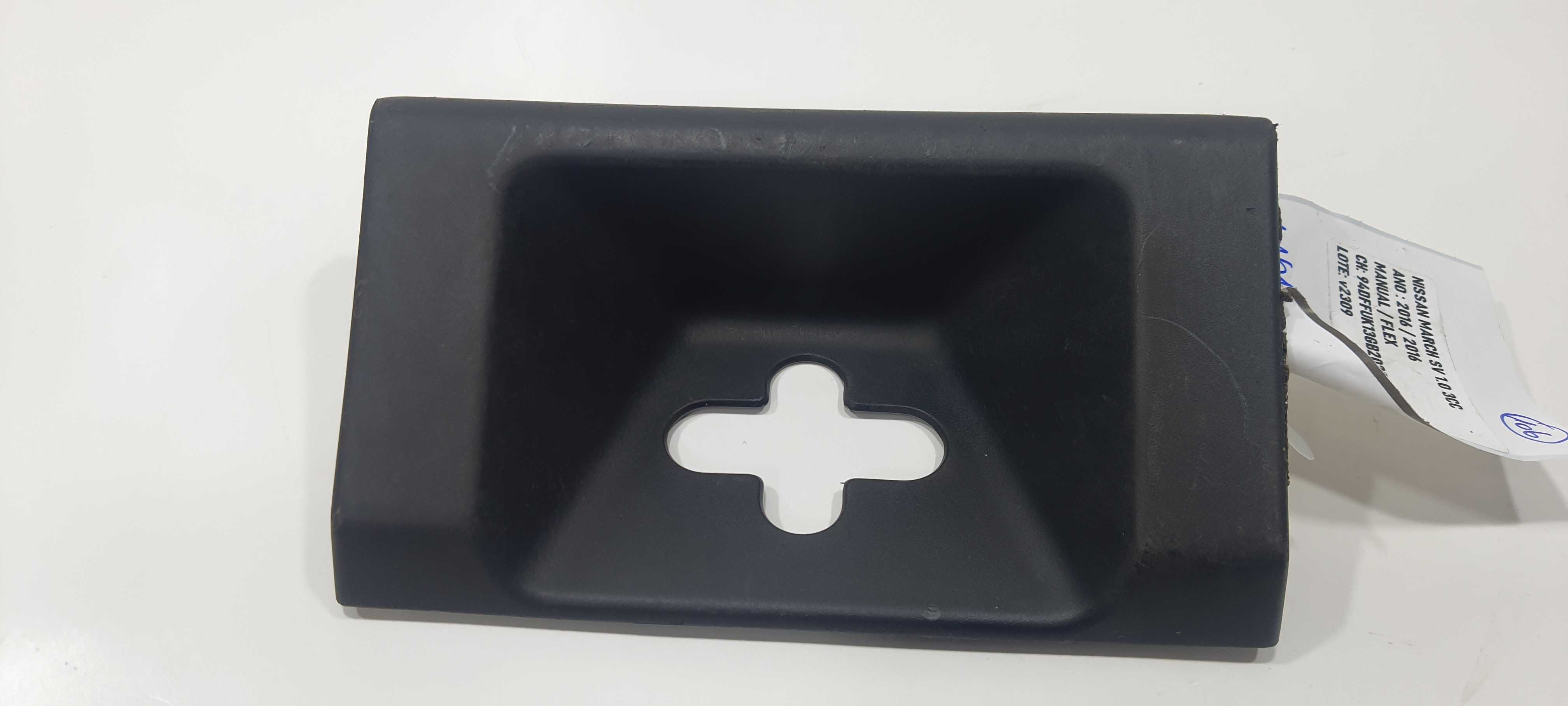 Acabamento Painel Traseiro Nissan March Sv 1.0 2016 849929lh 3