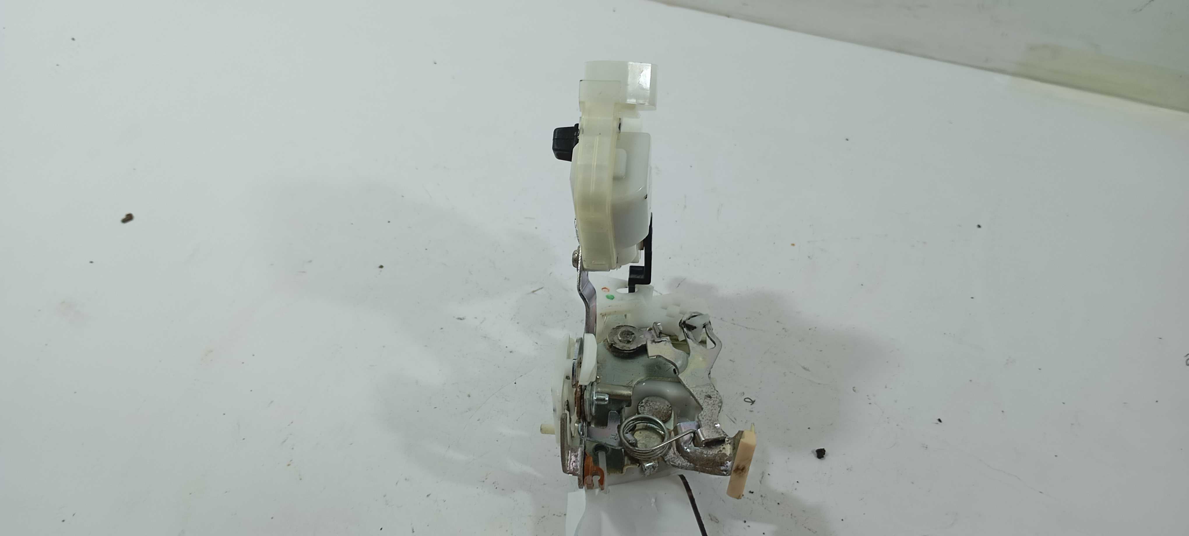 Fechadura Traseira Direita Toyota Etios 1.5 2014 693300d110 3
