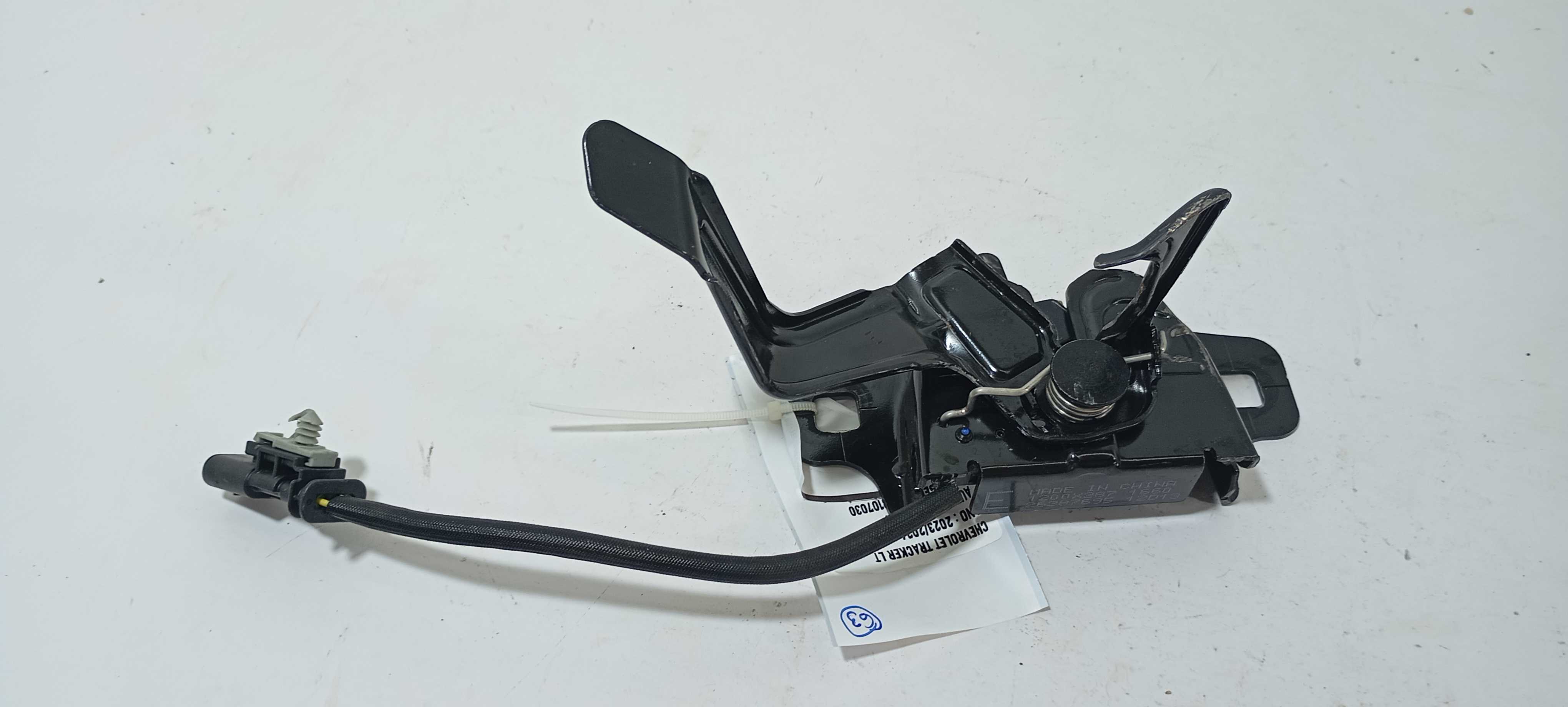 Fechadura Capô Gm Tracker Lt 2024 26387695 1