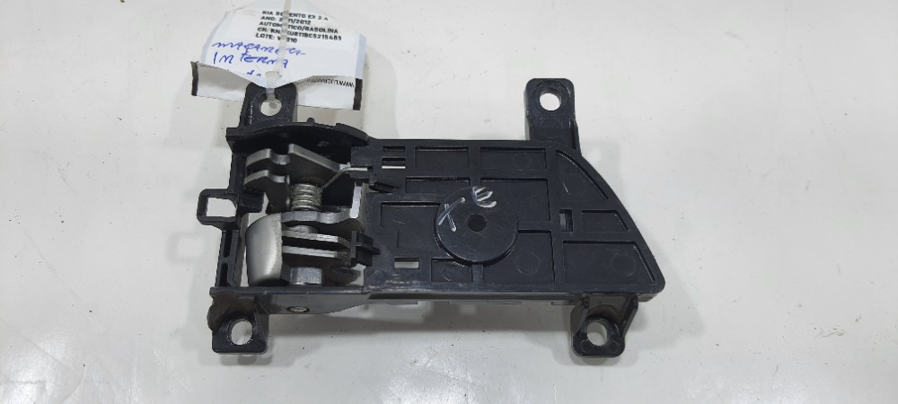 Maçaneta Int Traseira Esquerda Kia Sorento 2012 826132p000 Prata Traseira 4