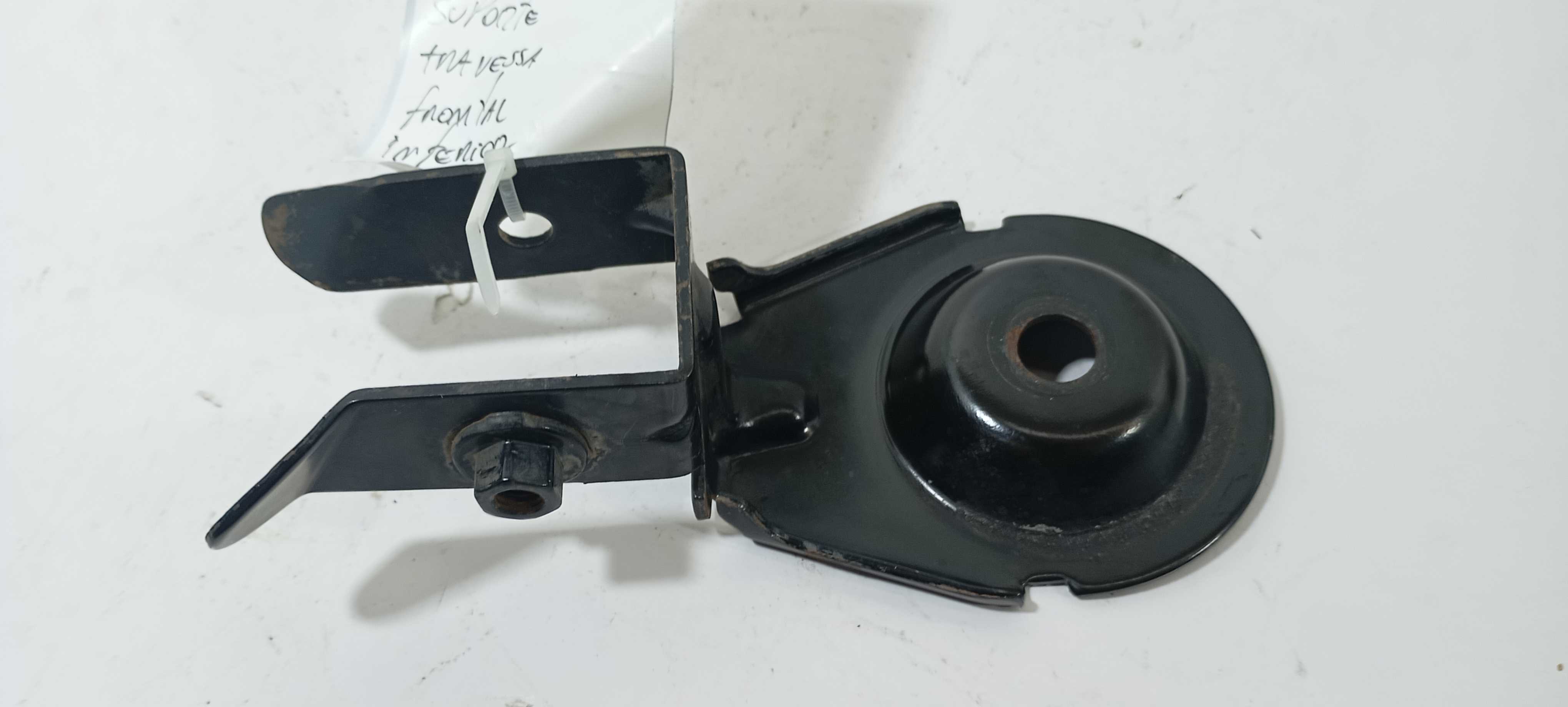 Suporte Travessa Frontal Inferior Cruze Sedan 2014 95981431 Preto 1