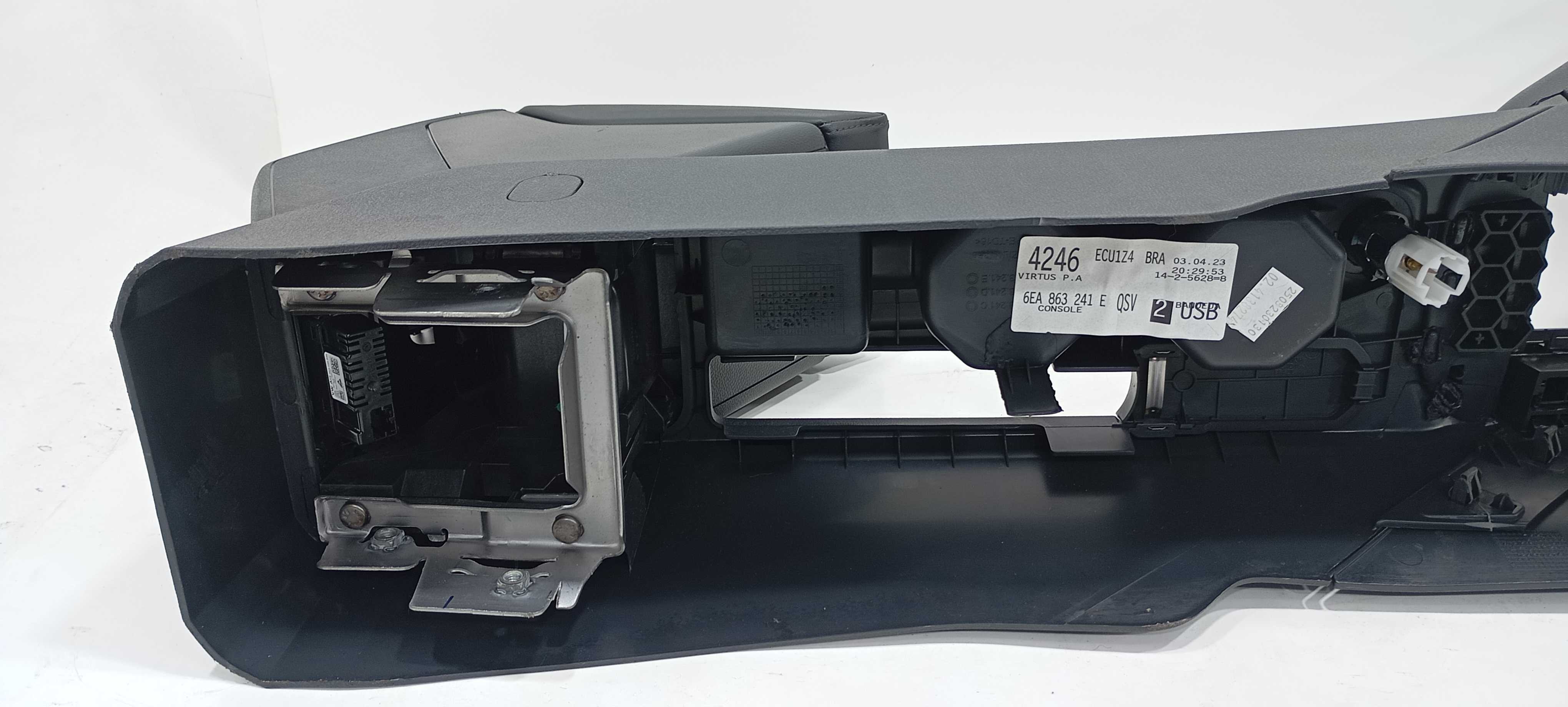 Console Central Vw Virtus Confort 1.0 2023 6ea863045 6