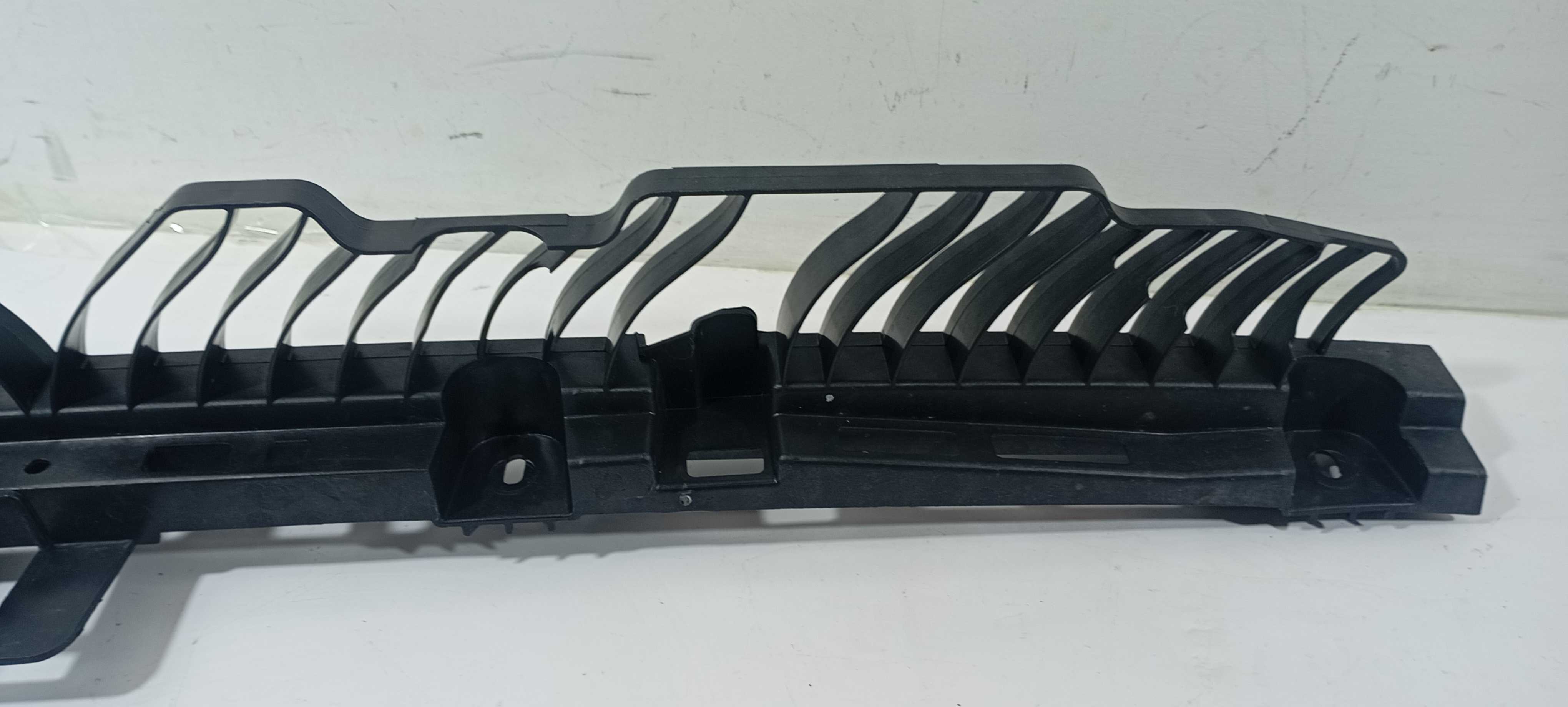 Guia Parachoque Traseir Vw Virtus Confort 1.0 2023 6ec807863 6