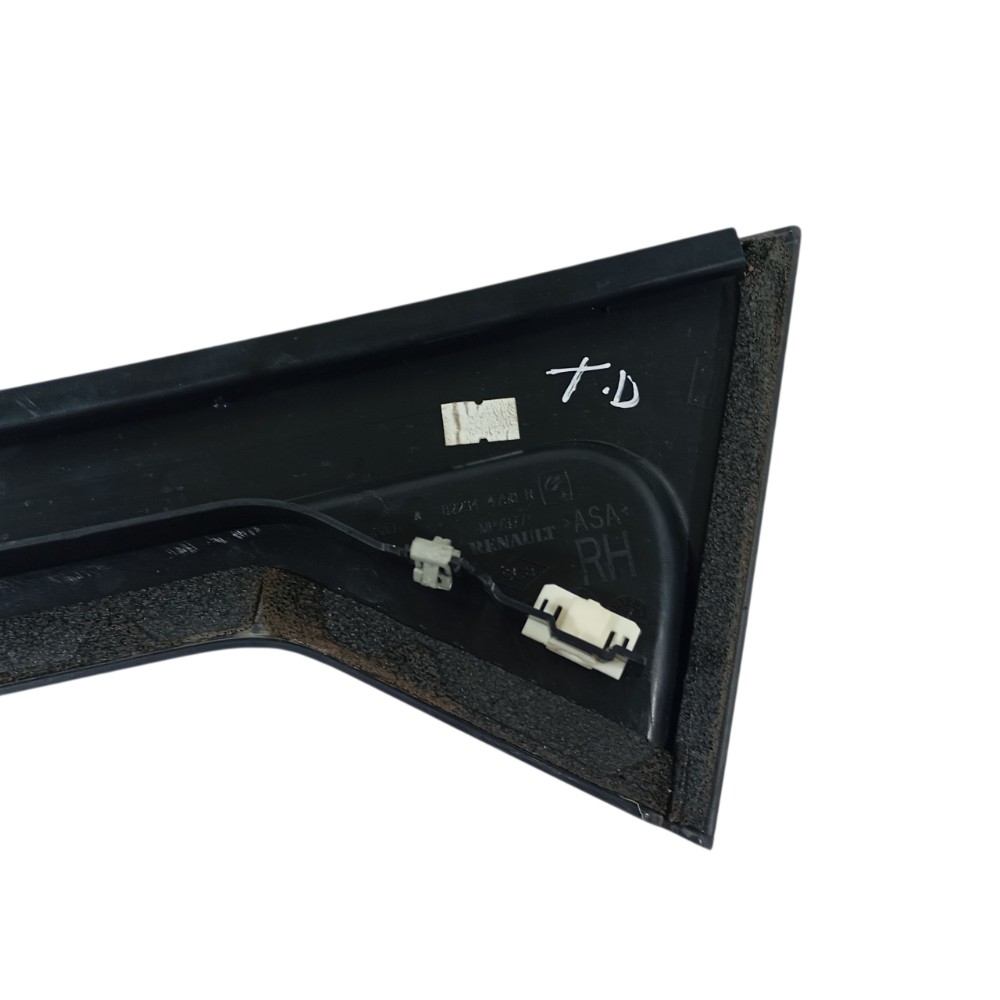 Moldura Coluna Traseira Direita Captur 2021 822344750r Preto 5