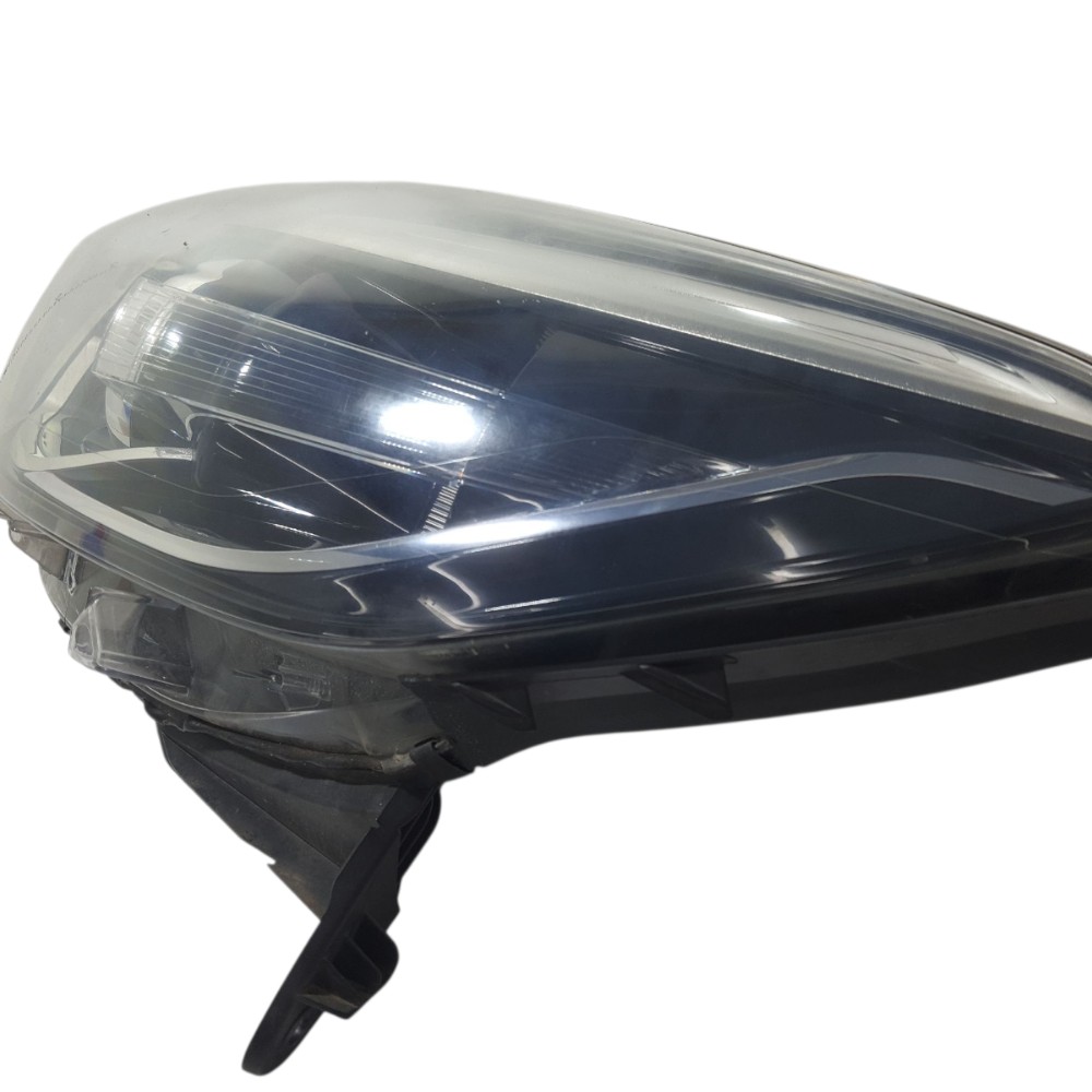 Farol esquerdo renault captur 2021 260602042R 2