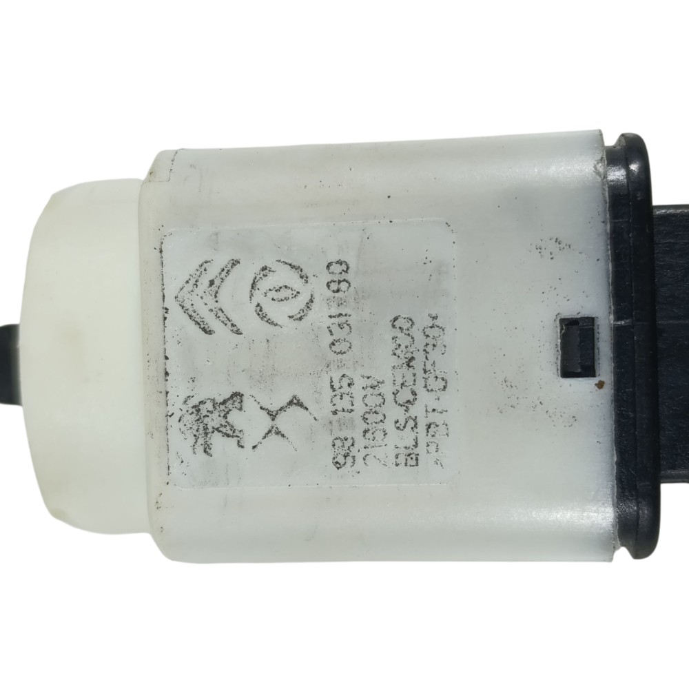 Interruptor freio Peugeot 208 ano 2024 9813503100 3