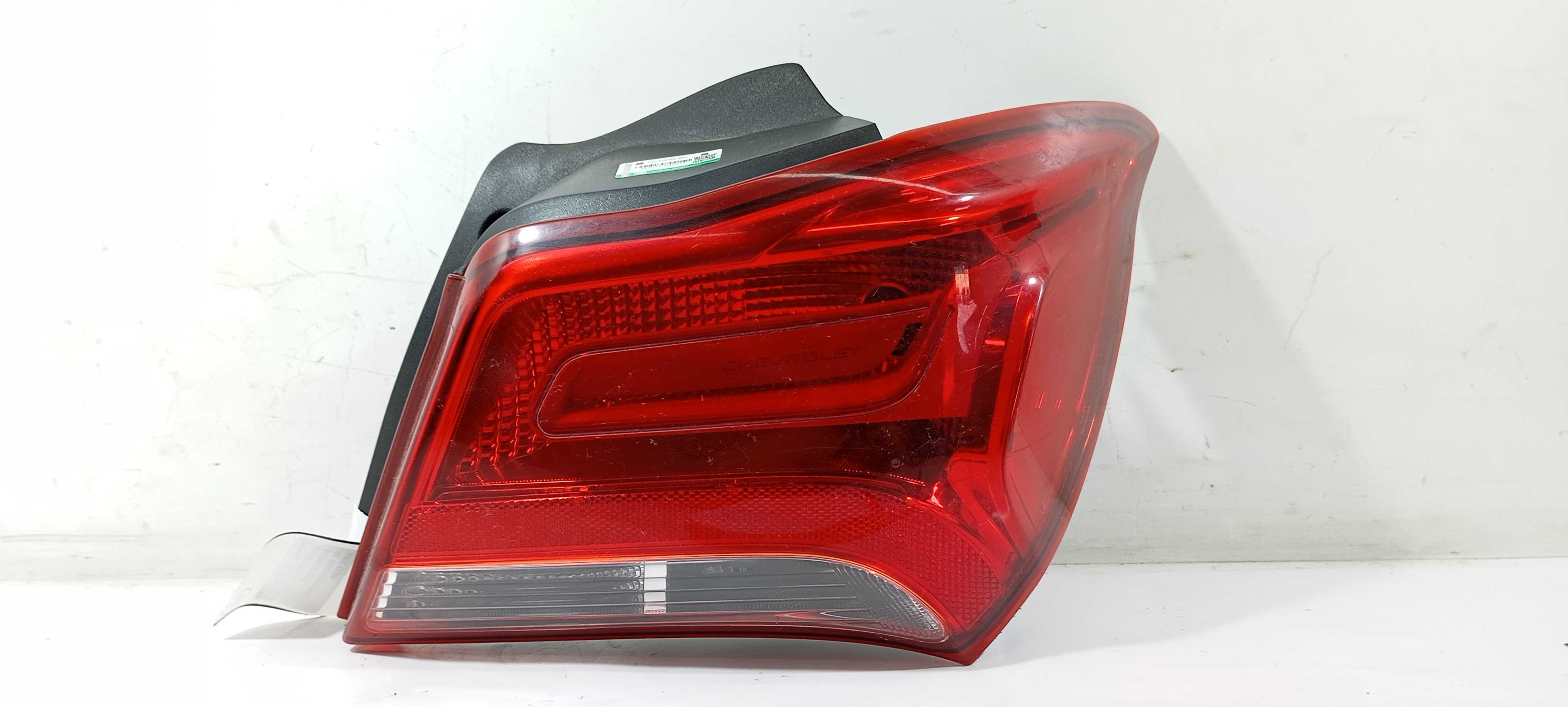 Lanterna Traseiro D. Gm Onix Active 1.4 2018 52130712 Direito/passageiro Vermelho