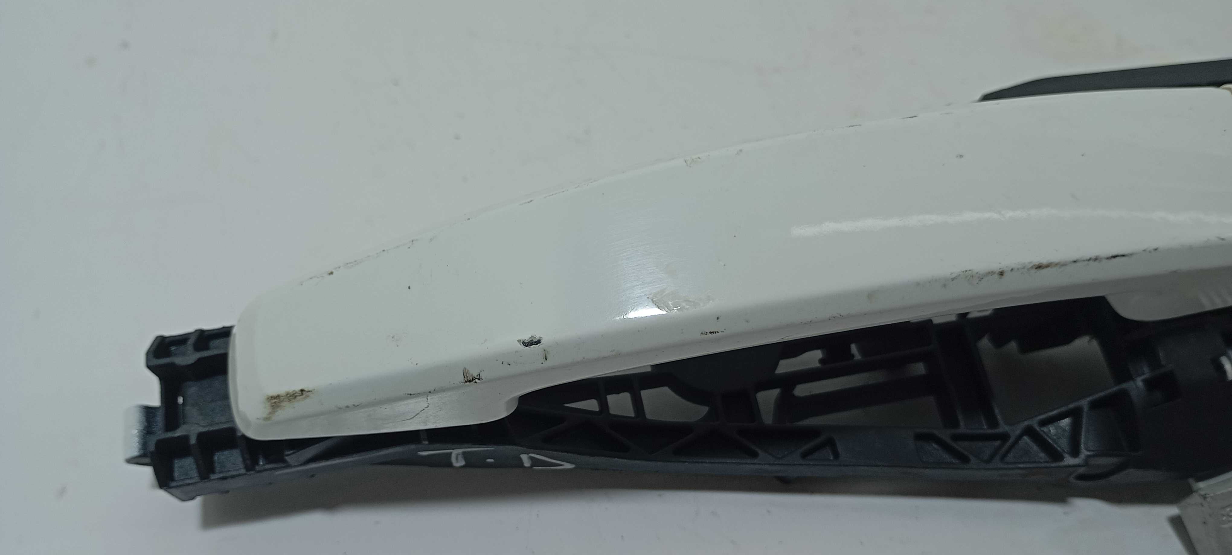 Maçaneta Ext Porta Traseira Direita Cruze 2014 25936881 Branco Traseira 3
