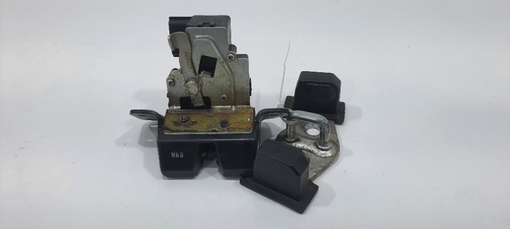Fechadura Porta Malas Hyundai Ix35 2.0 Ano 2012 812302s000 2