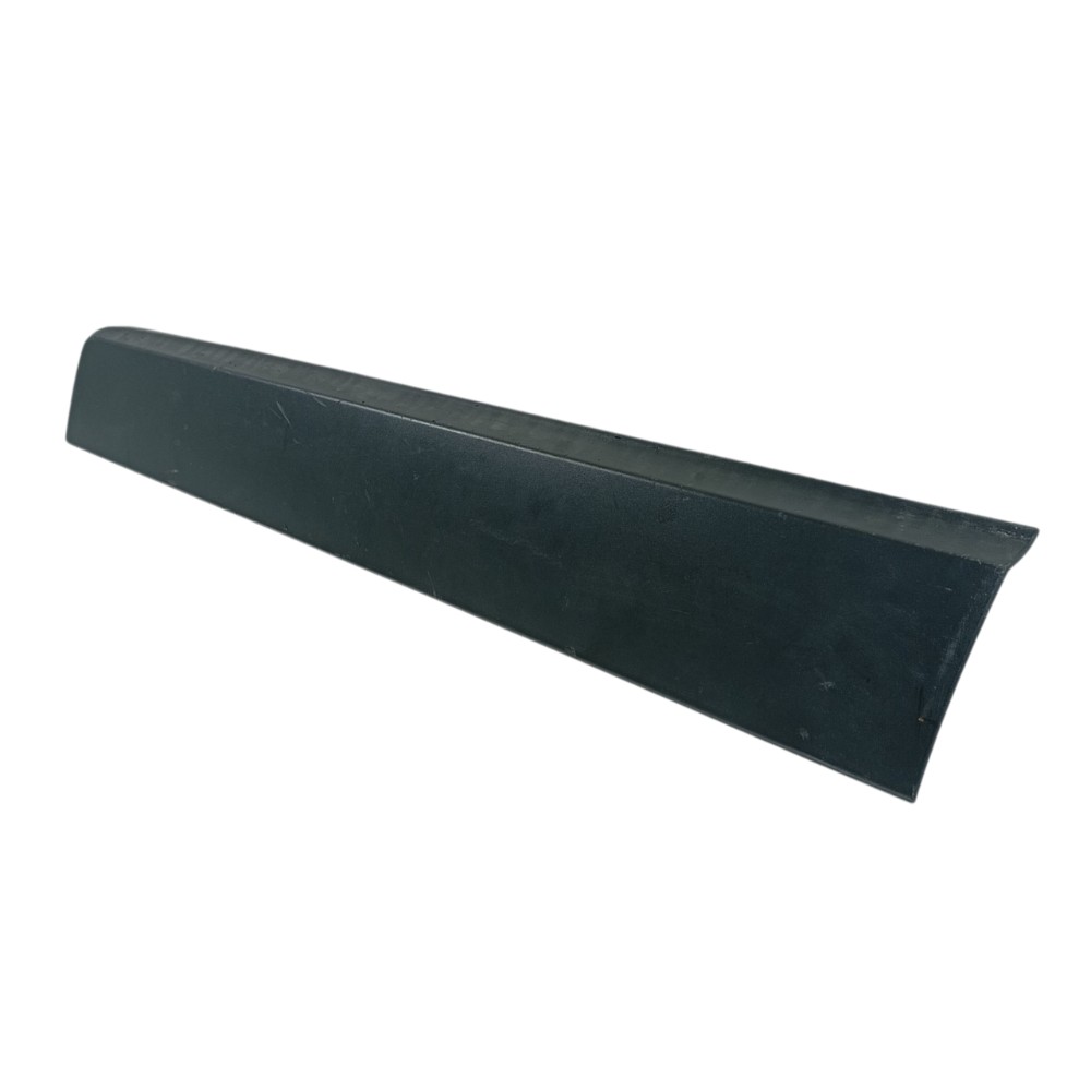 Moldura Porta Dianteira Direita Gm Tracker Lt 2018 95275366 Preto 1
