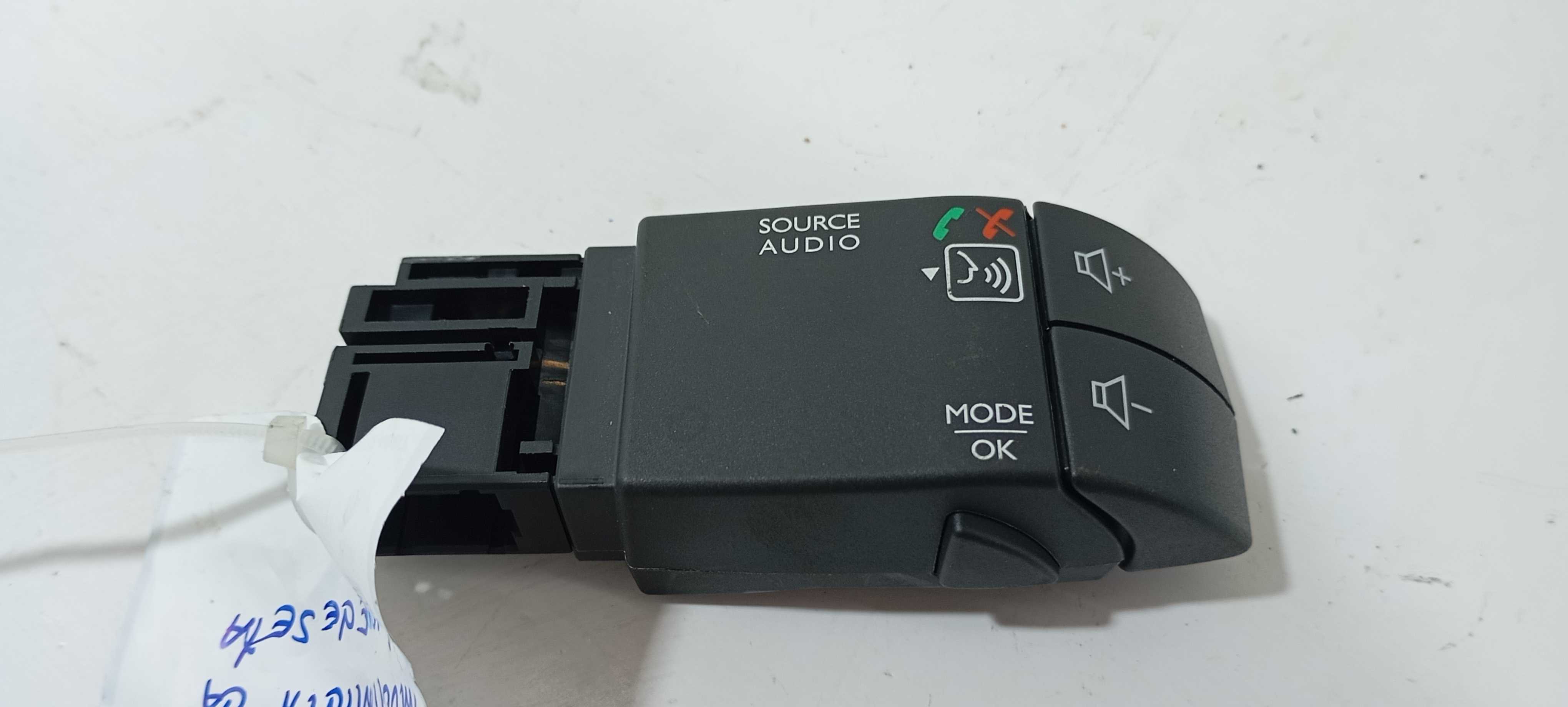 Controle Multimida Chave Seta Sandero 1.0 2020 255401642r 2