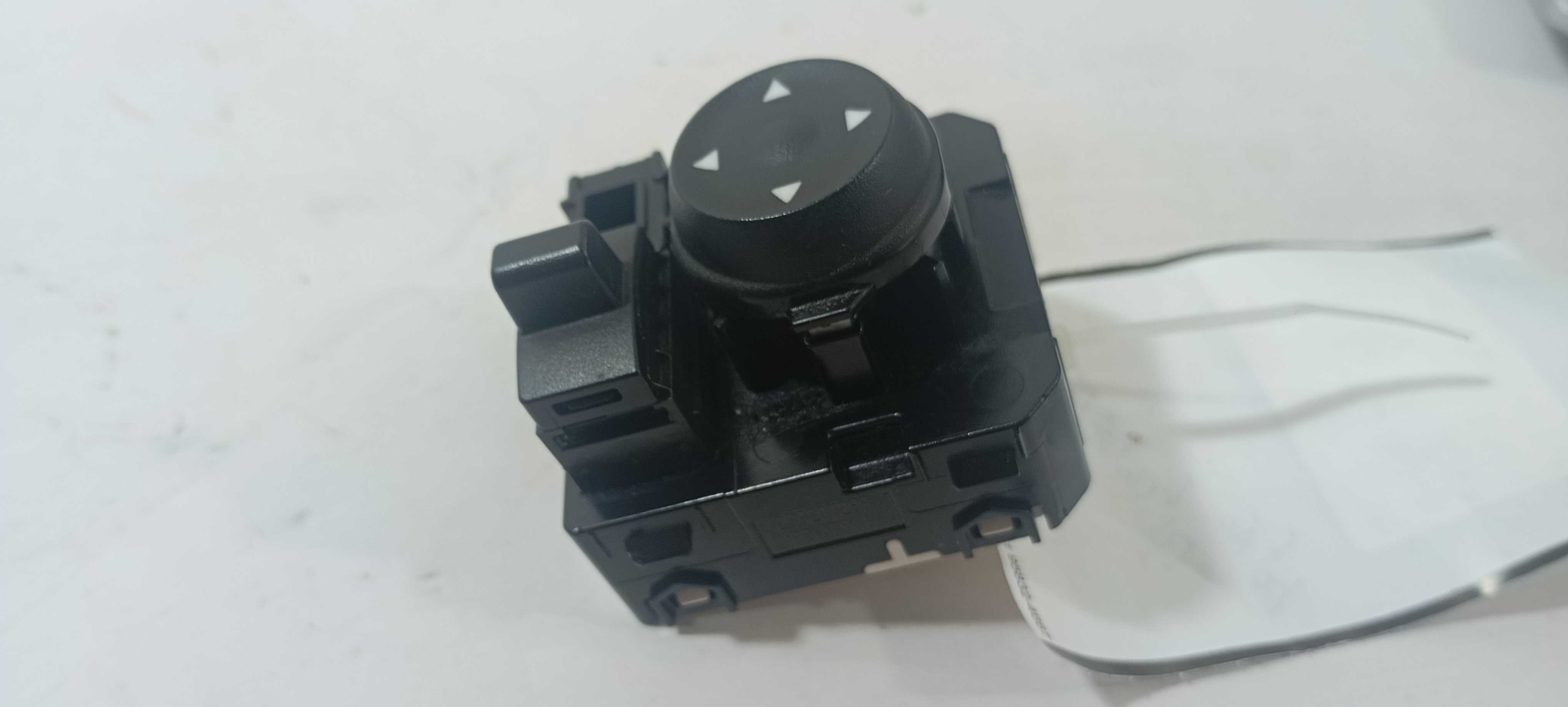Botão Retrovisor Hyundai Hb20 Vision 1.0 2021 299207302 3