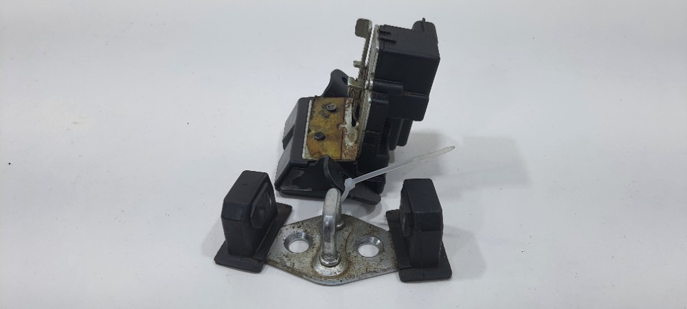 Fechadura Porta Malas Hyundai Ix35 2.0 Ano 2012 812302s000 1
