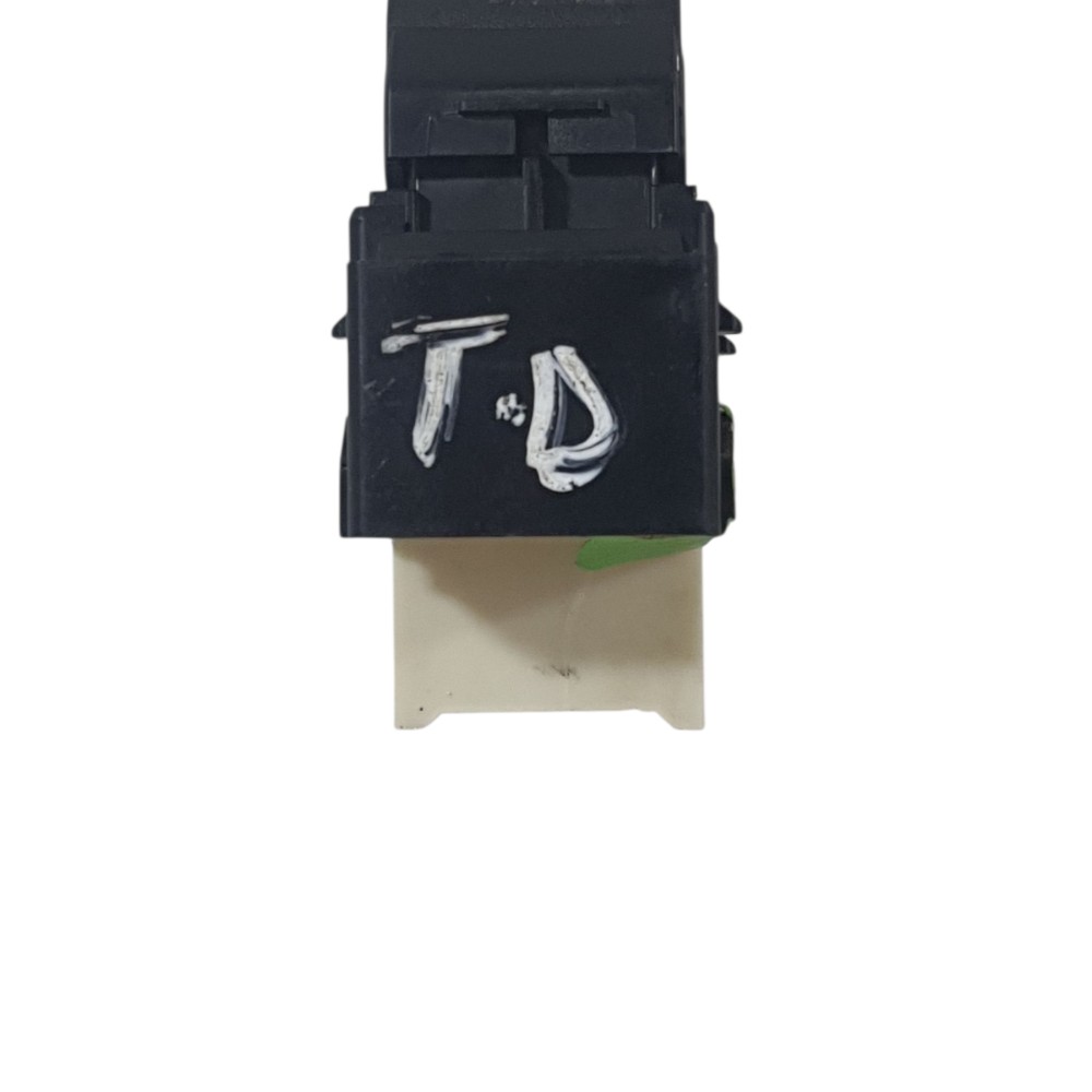 Botão vidro traseira direito Hb20s 1.0 2022 93581K2000NNB 3