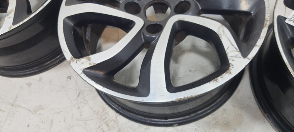 Jogos Roda Aro 16 C3 Aircross 1.6 2015 Reg0003889 Preto/prata 5