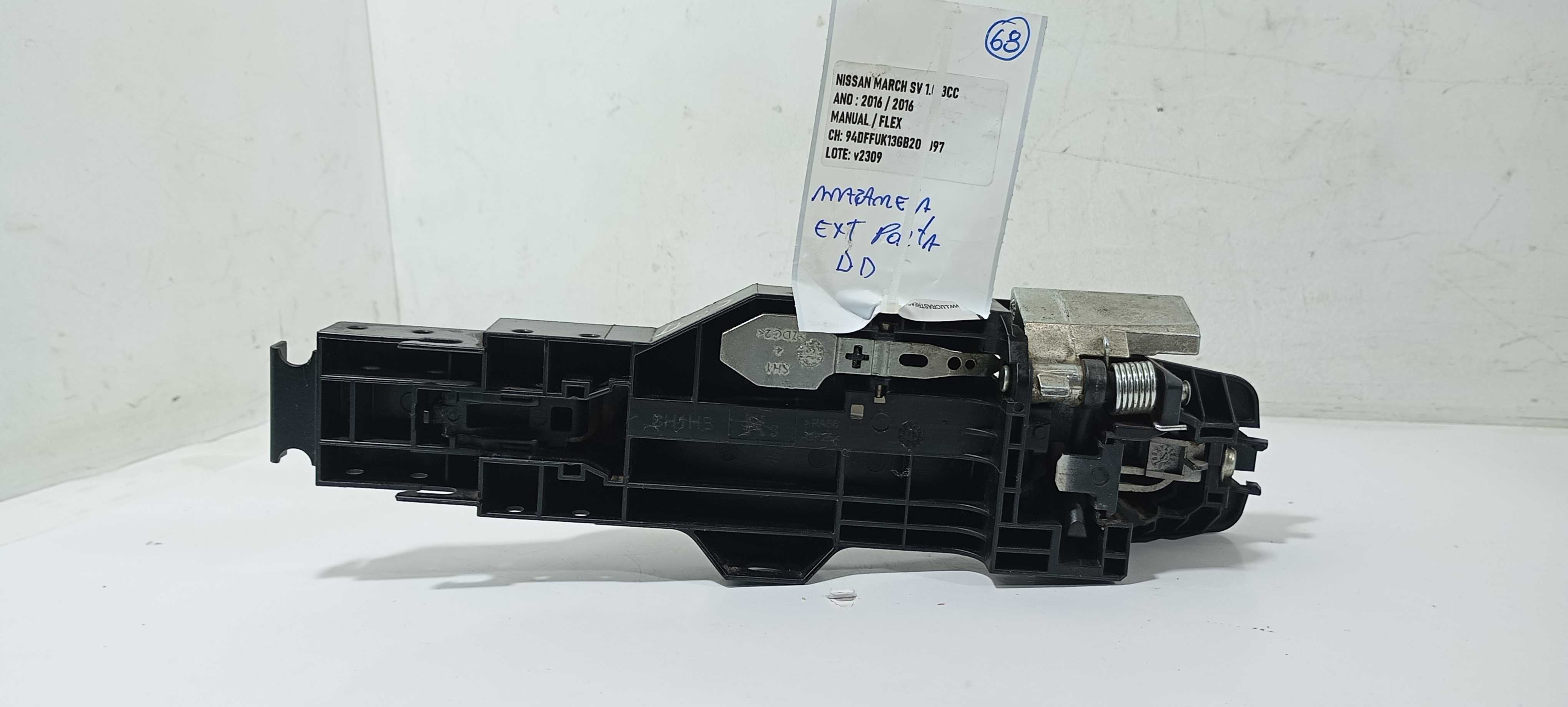 Maçaneta Externa Diant. D. Nissan March Sv 1.0 2016 Sh1hb Branco Dianteira 6