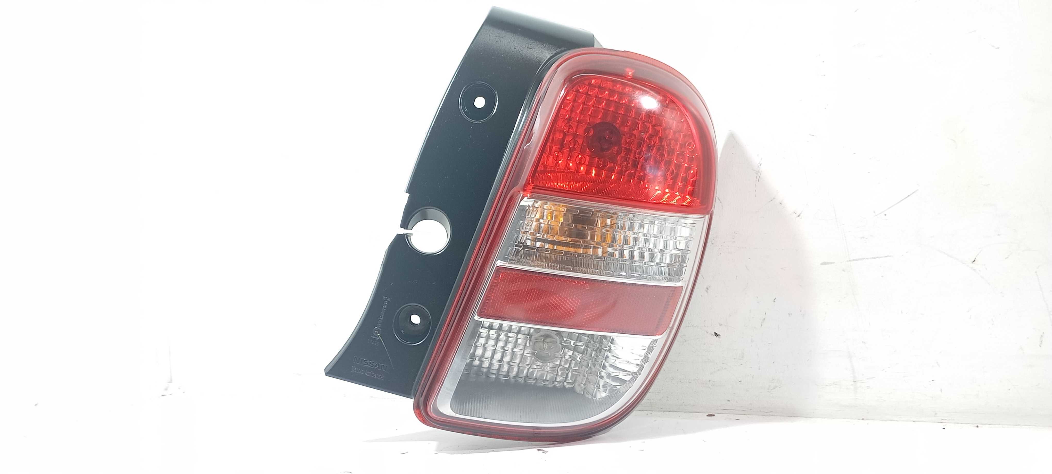 Lanterna Traseira D. Nissan March 1.6 2013 265501hloa Direito/passageiro Vermelho/branco 3