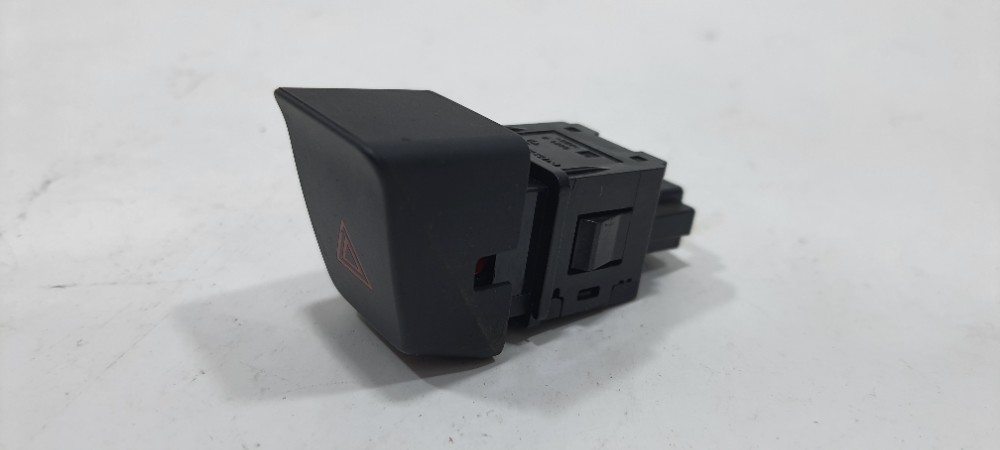Botão Pisca Alerta Nissan Kicks 2019 299125472 Preto 4