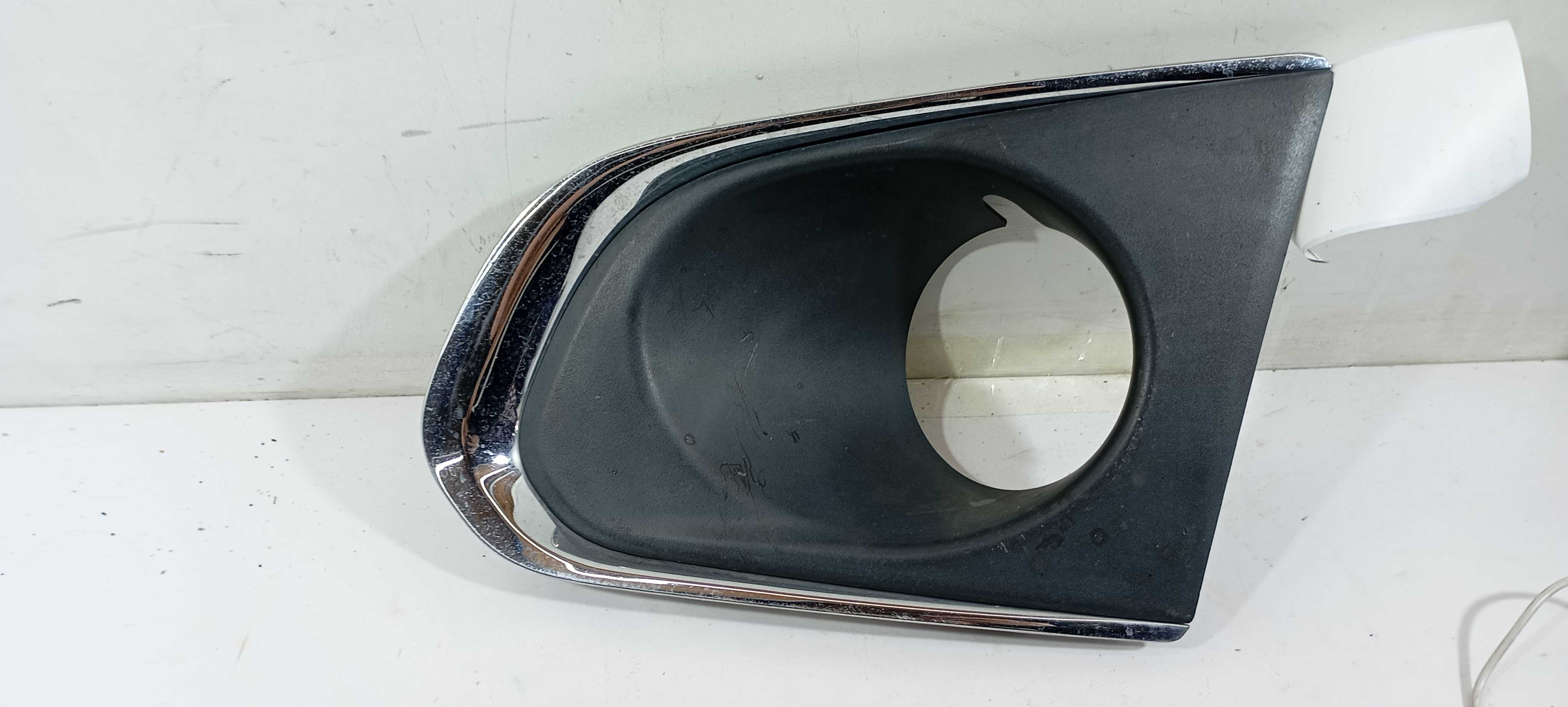 Moldura Milha Esquerdo Gm Tracker 1.8 2014 95015921 Preto Esquerdo 5