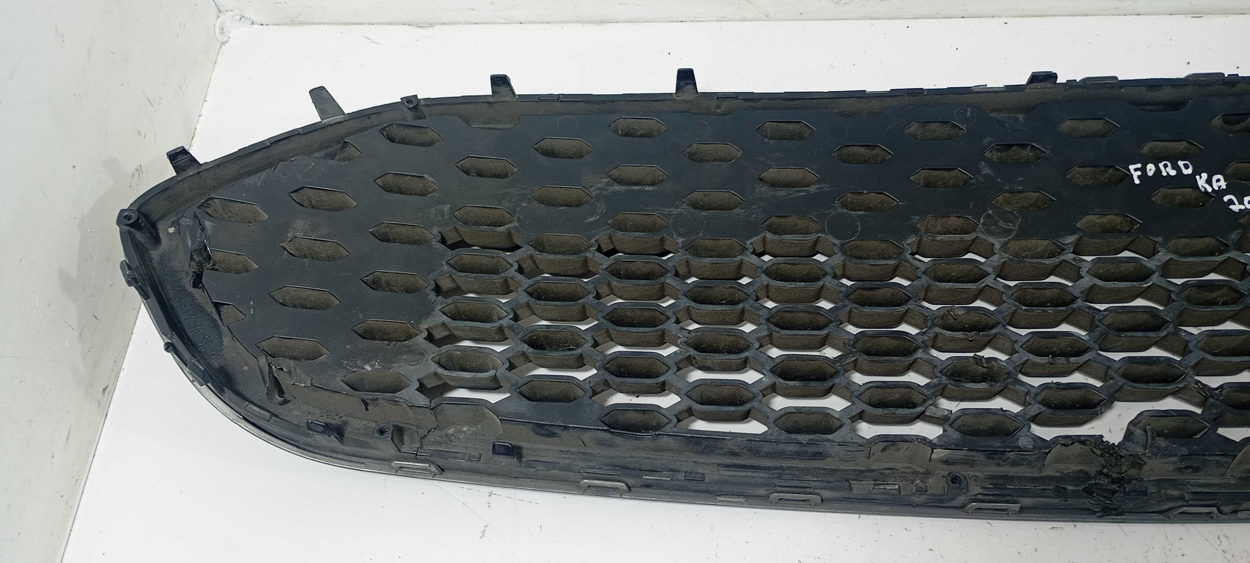 Grade Parachoque Ford Ka 2018 J7bb019a01gb Detalhe Preto 1 6