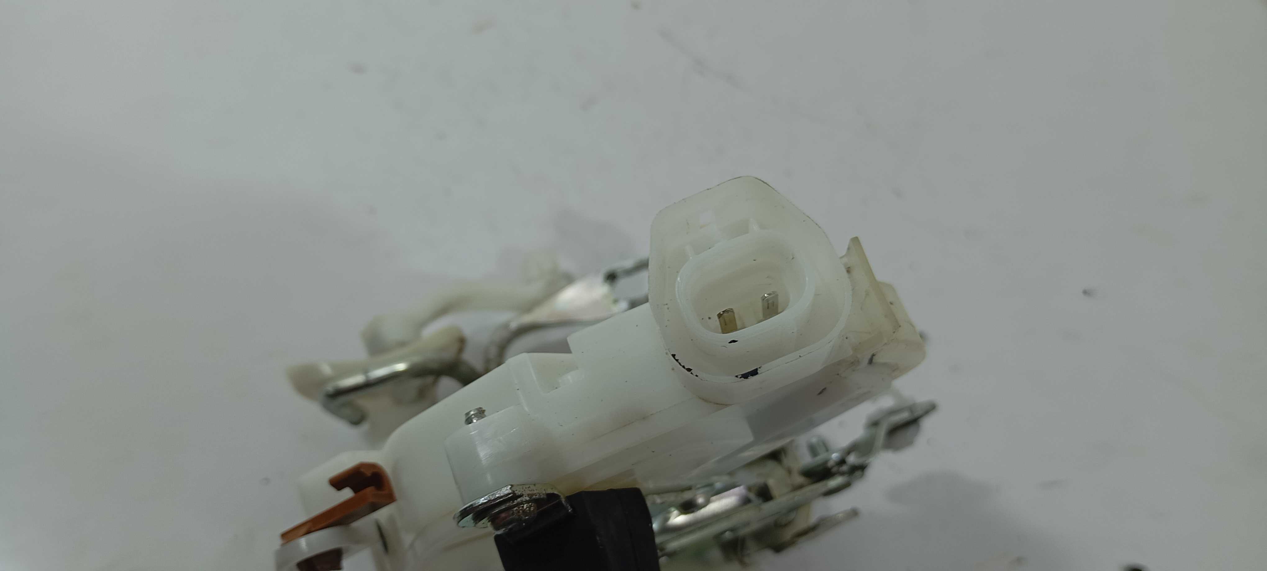 Fechadura Dianteira Direita Toyota Etios 1.5 2014 693100d130 5