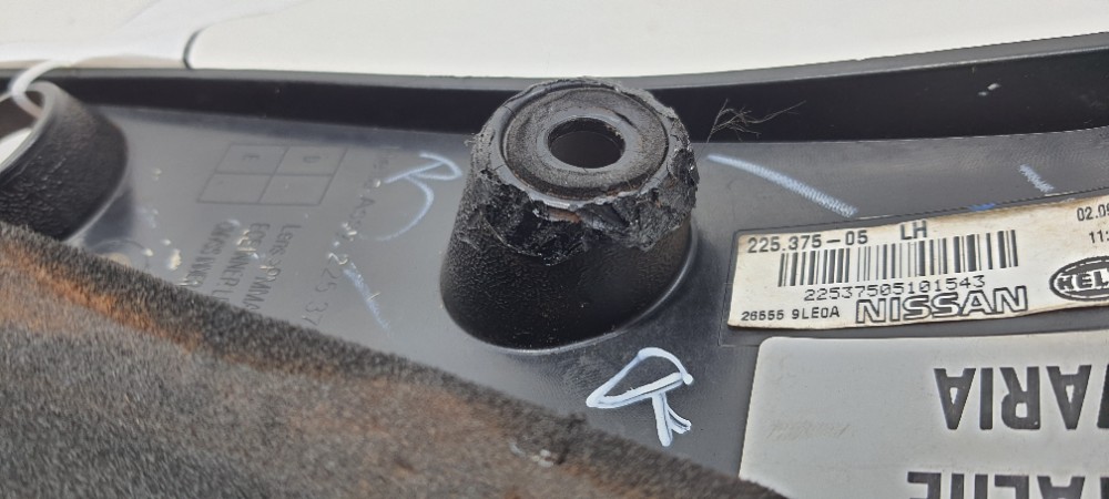 Lanterna Traseira Esquerda Avaria Nissan March 2019 22537505 7