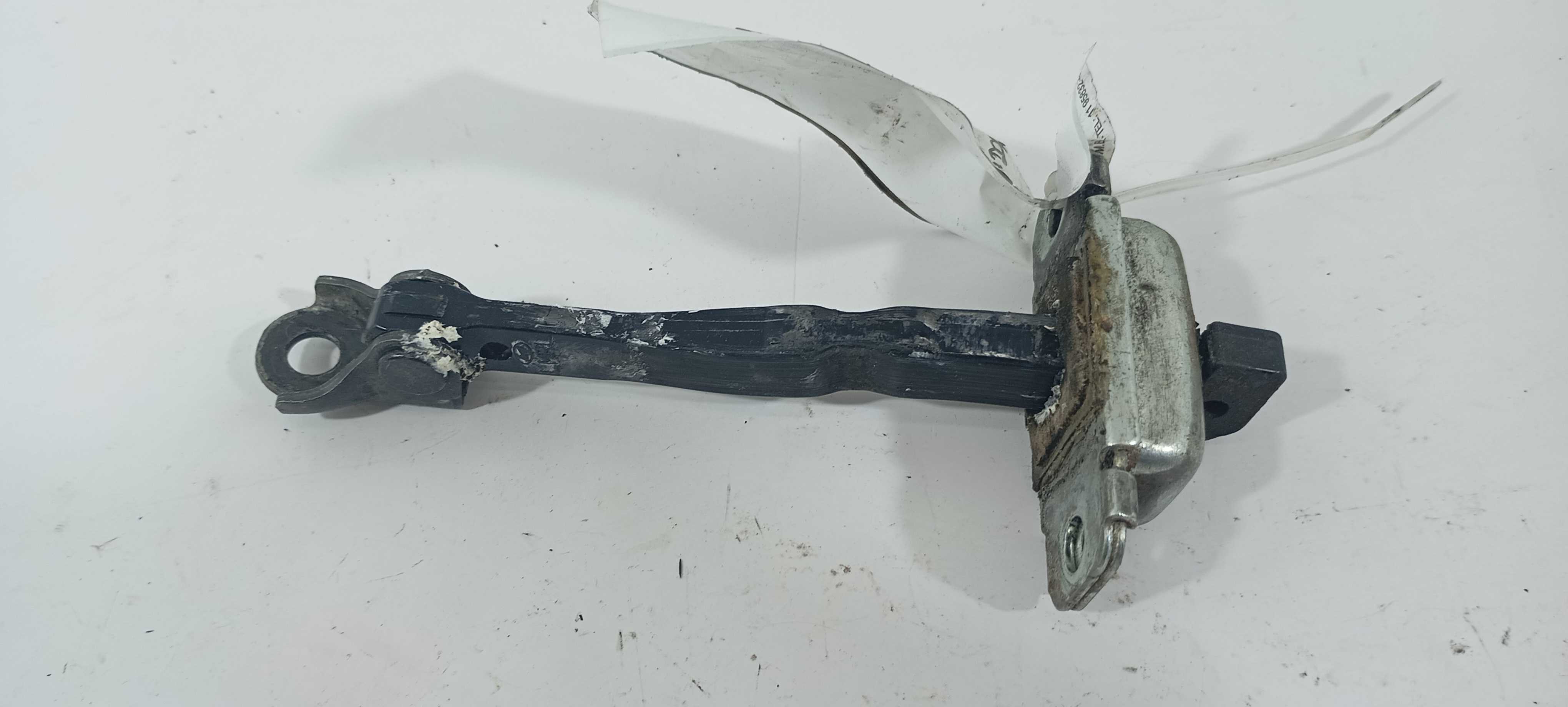 Limitador Porta Tras Esquerdo Hyundai Ix35 2.0 2012 793902s0 2