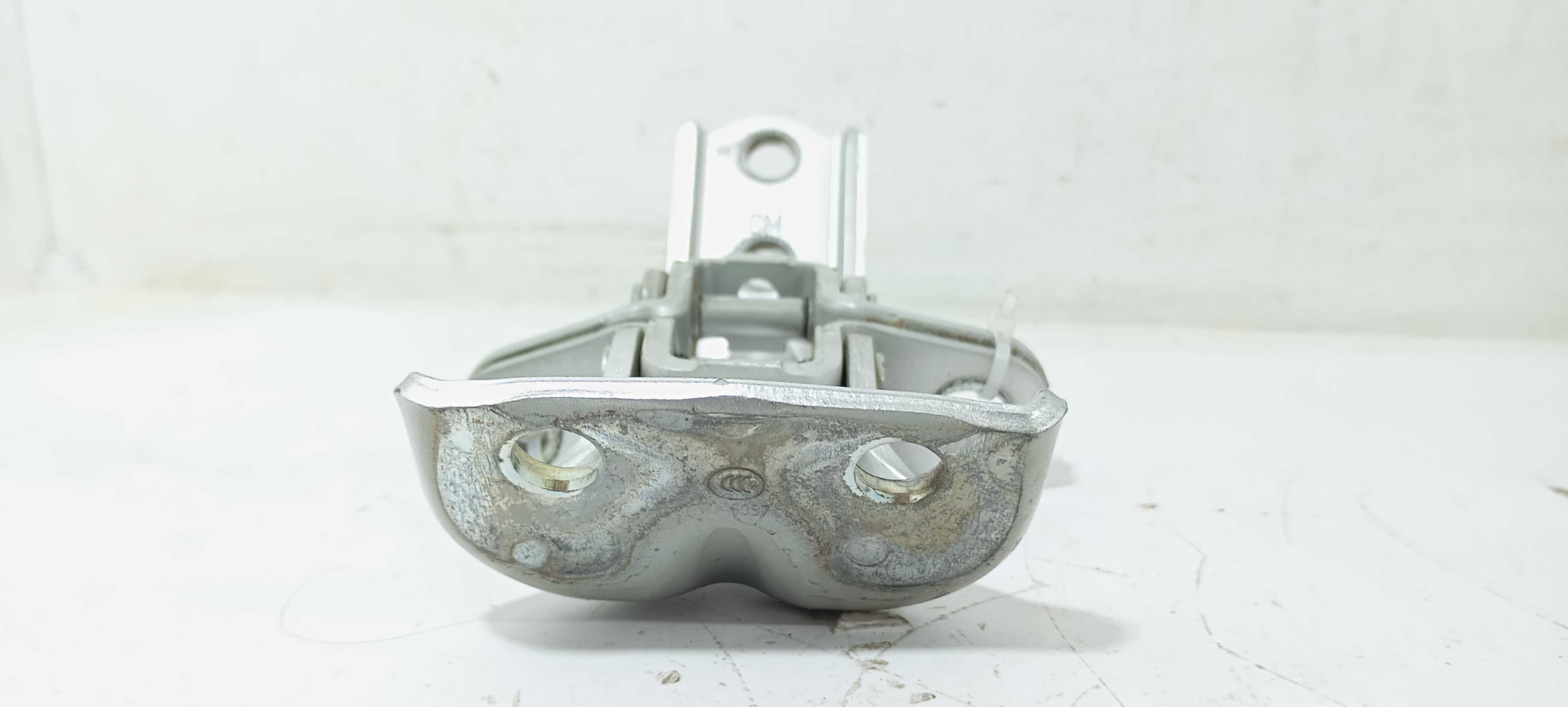 Dobradiça Porta Traseira E. Kia Sorento Ex2 2.4 12 A046057 4