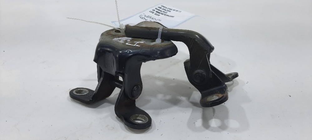 Dobradiça Porta Dianteira Direita Toyota Etios Sedan 2014 3