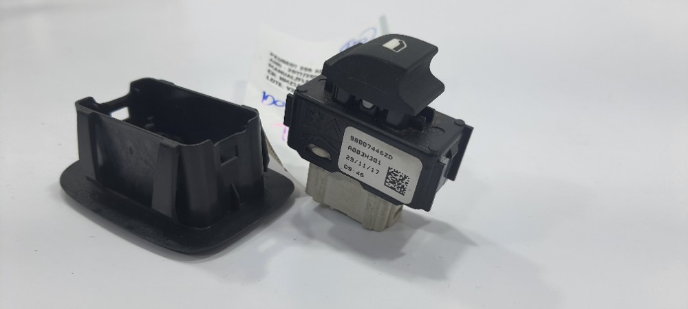Botão Vidro Traseiro Esquerdo Peugeot 208 1.2 2018 98007446 9