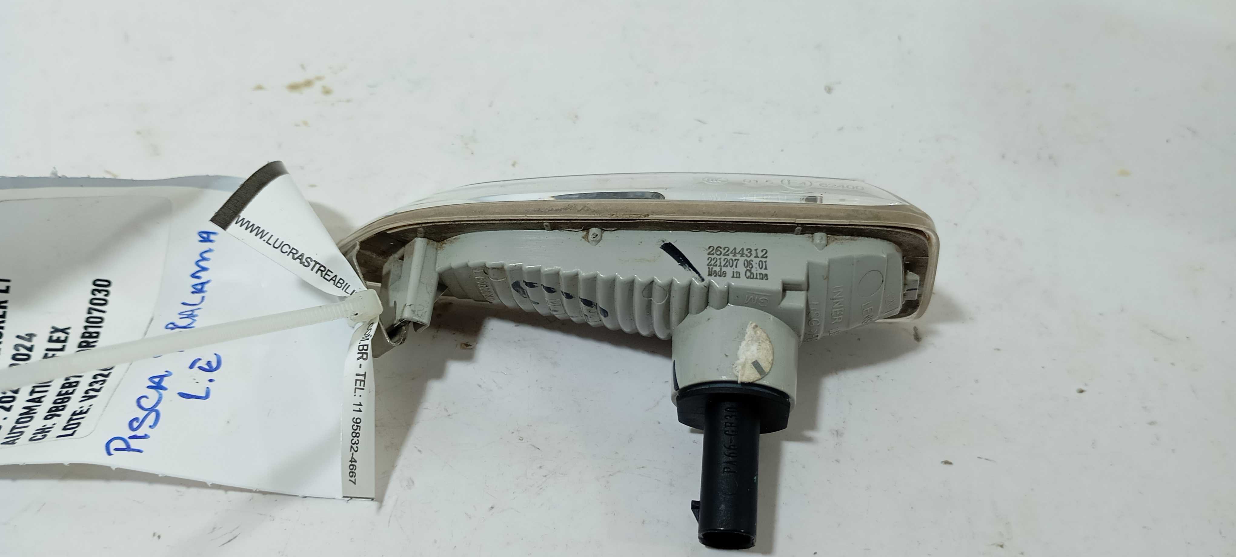 Pisca Paralama Esquerdo Gm Tracker Lt 2024 26244312 Esquerdo Branco 2