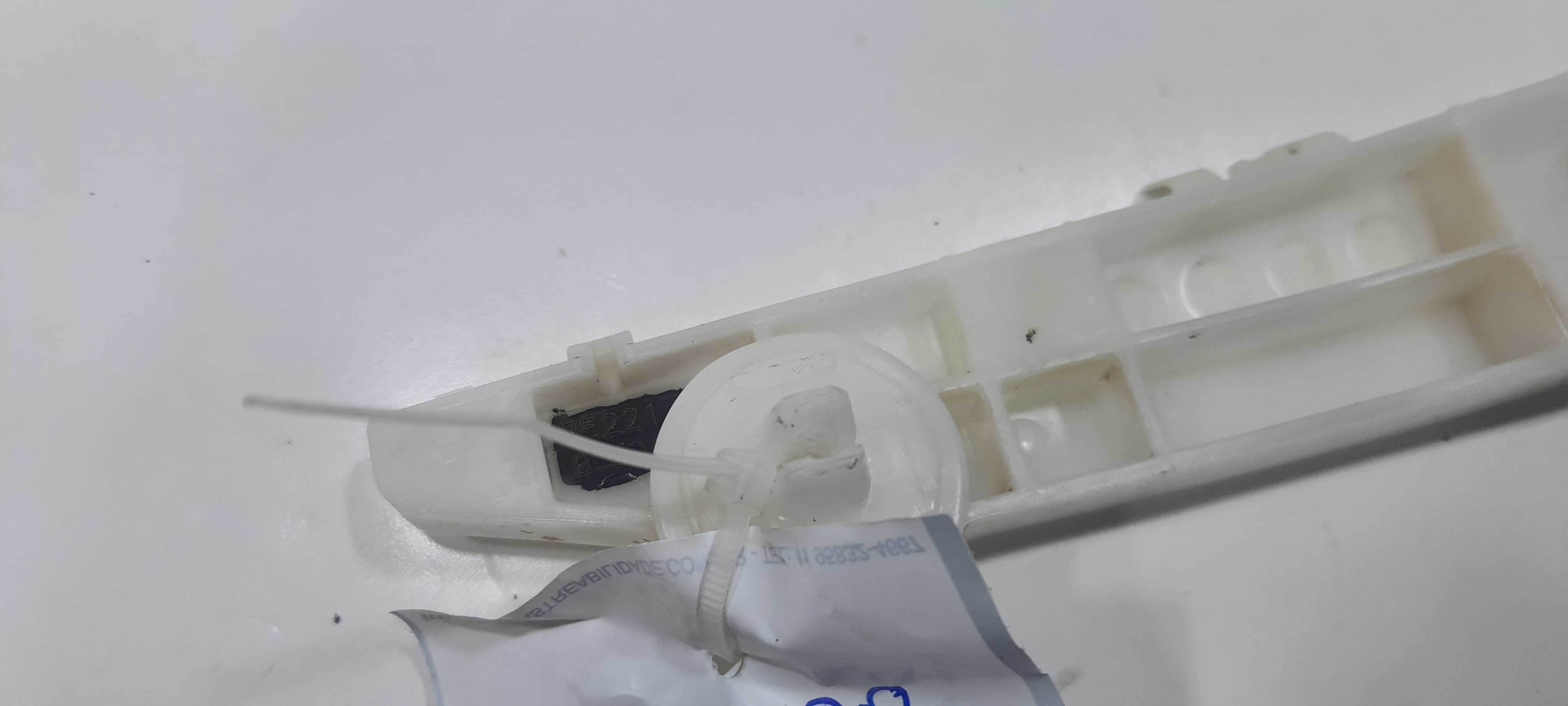 Guia Parachoque Esquerdo Nissan March Sv 1.0 2016 852219leoa 6