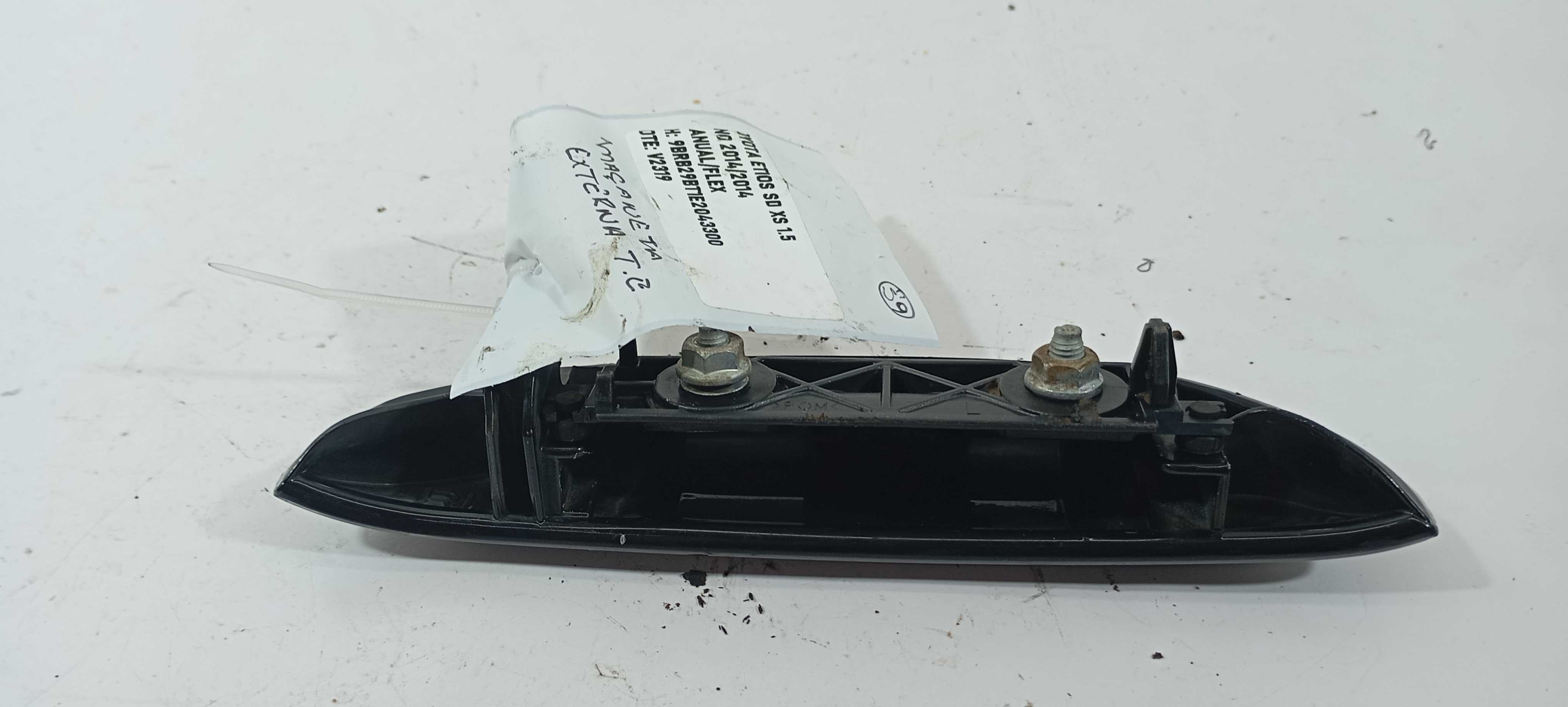 Maçaneta Ext Tras Esquerda Toyota Etios 1.5 2014 692200d070 Preto Traseira 3