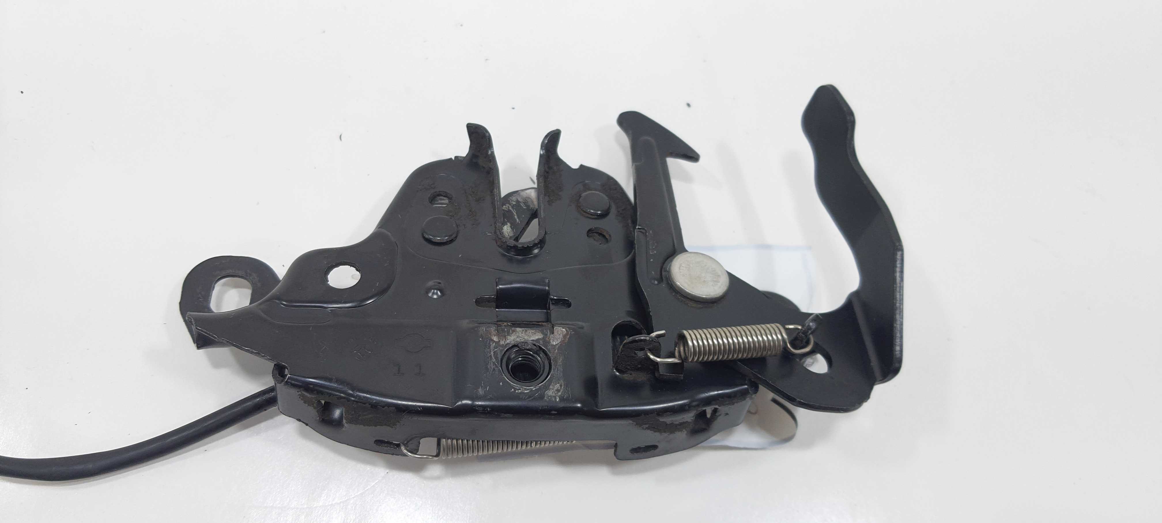 Fechadura Capô Nissan Tiida Sedan 1.8 2012 V2305 3