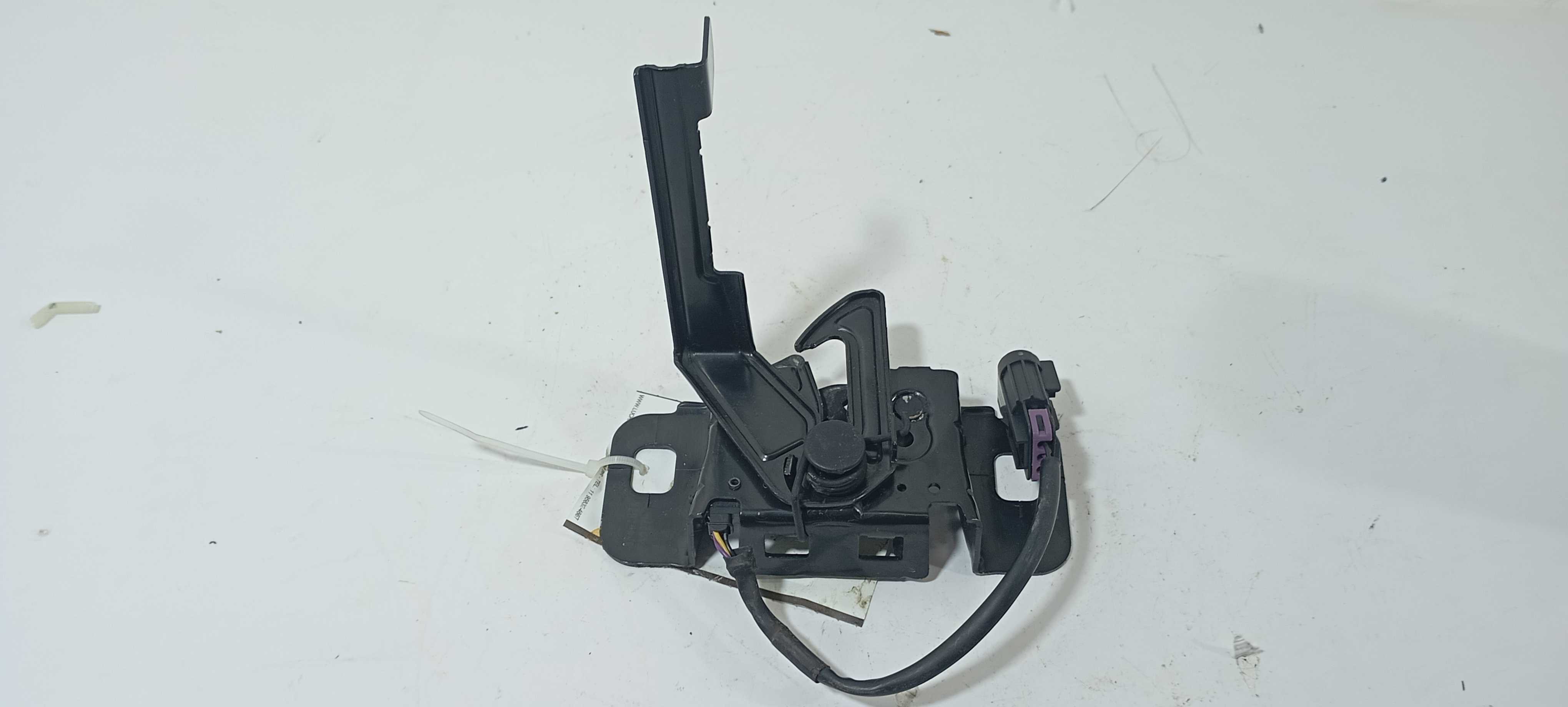 Fechadura Capô Chevrolet Cruze Sedan 1.8 2014 95463828 2