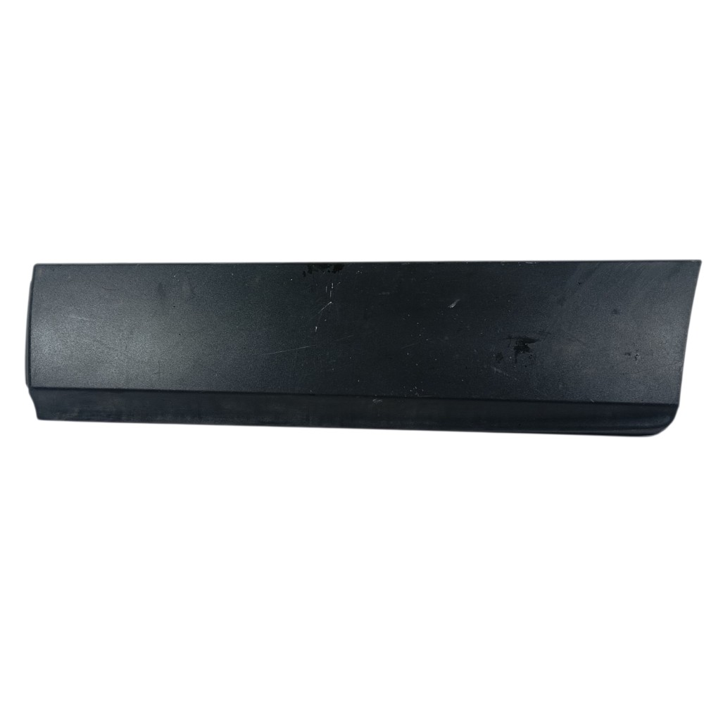 Moldura Porta Traseira Esquerda Gm Tracker 1.4 2018 95161597 Preto 1